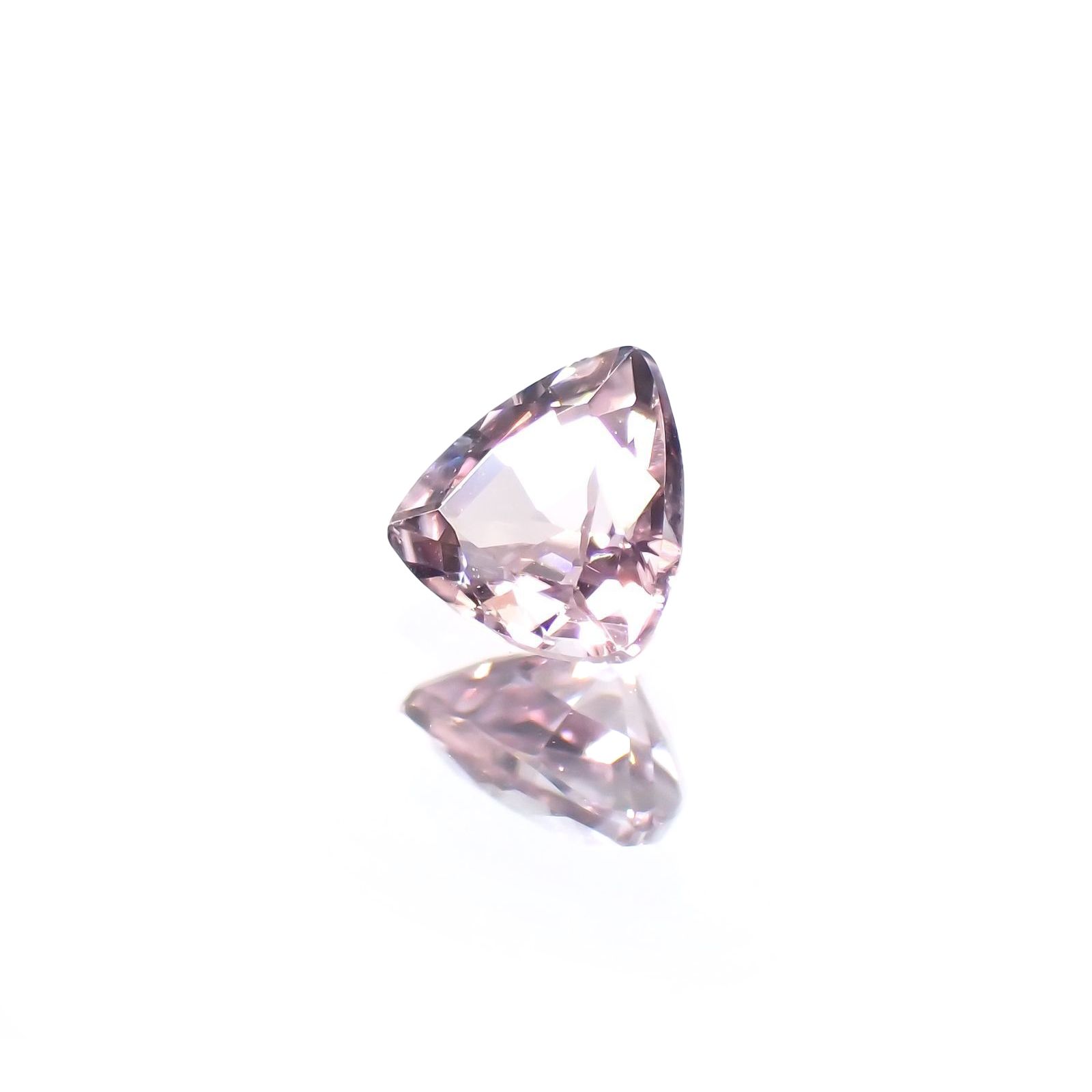 ピンクダイアスポア(宝石名ダイアスポア) アフガニスタン産 識別済 0.45ct / 4.7x5mm前後 [210812428]