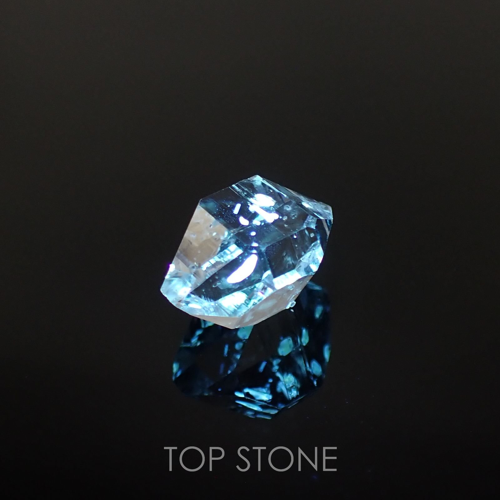 オイルインクォーツ 原石 パキスタン産 10.90ct[220917682]17.1x12.2mm前後