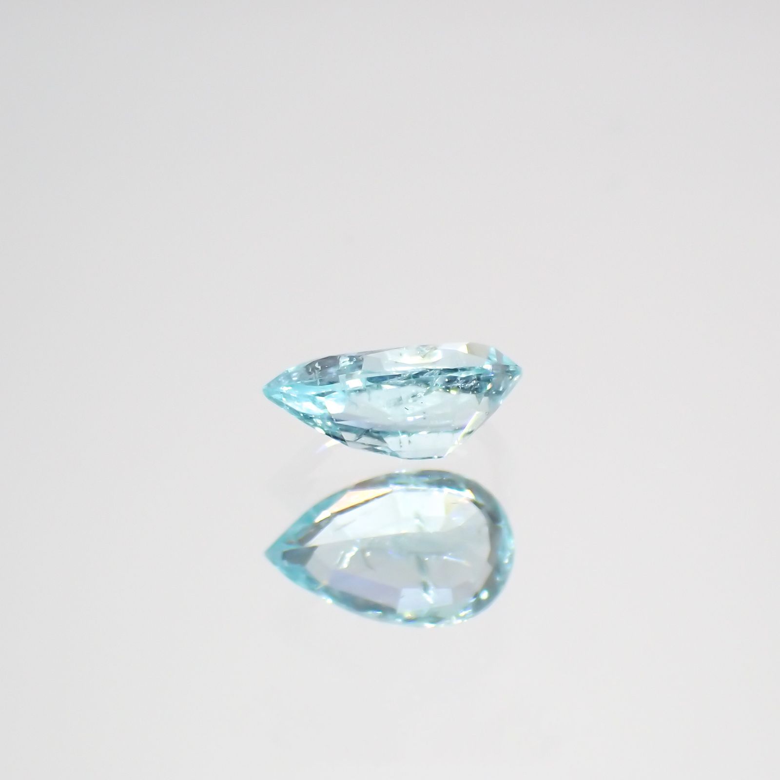 パライバトルマリン(宝石名トルマリン/別名パライバ・トルマリン)モザンビーク産 0.18ct 識別済[220114911]4.9x3mm前後