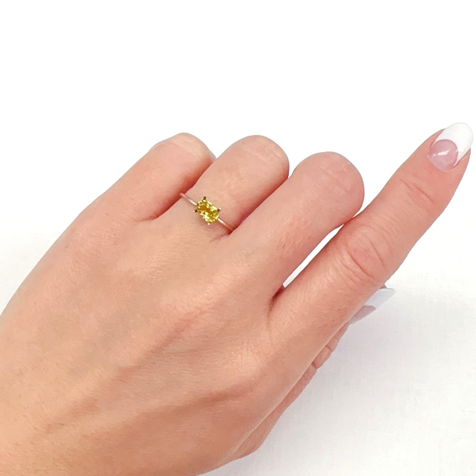 マリガーネット(宝石名グロッシュラー アンドラダイト・ガーネット)マリ共和国産 0.55ct 識別済[231224574]5.9x4.1mm前後