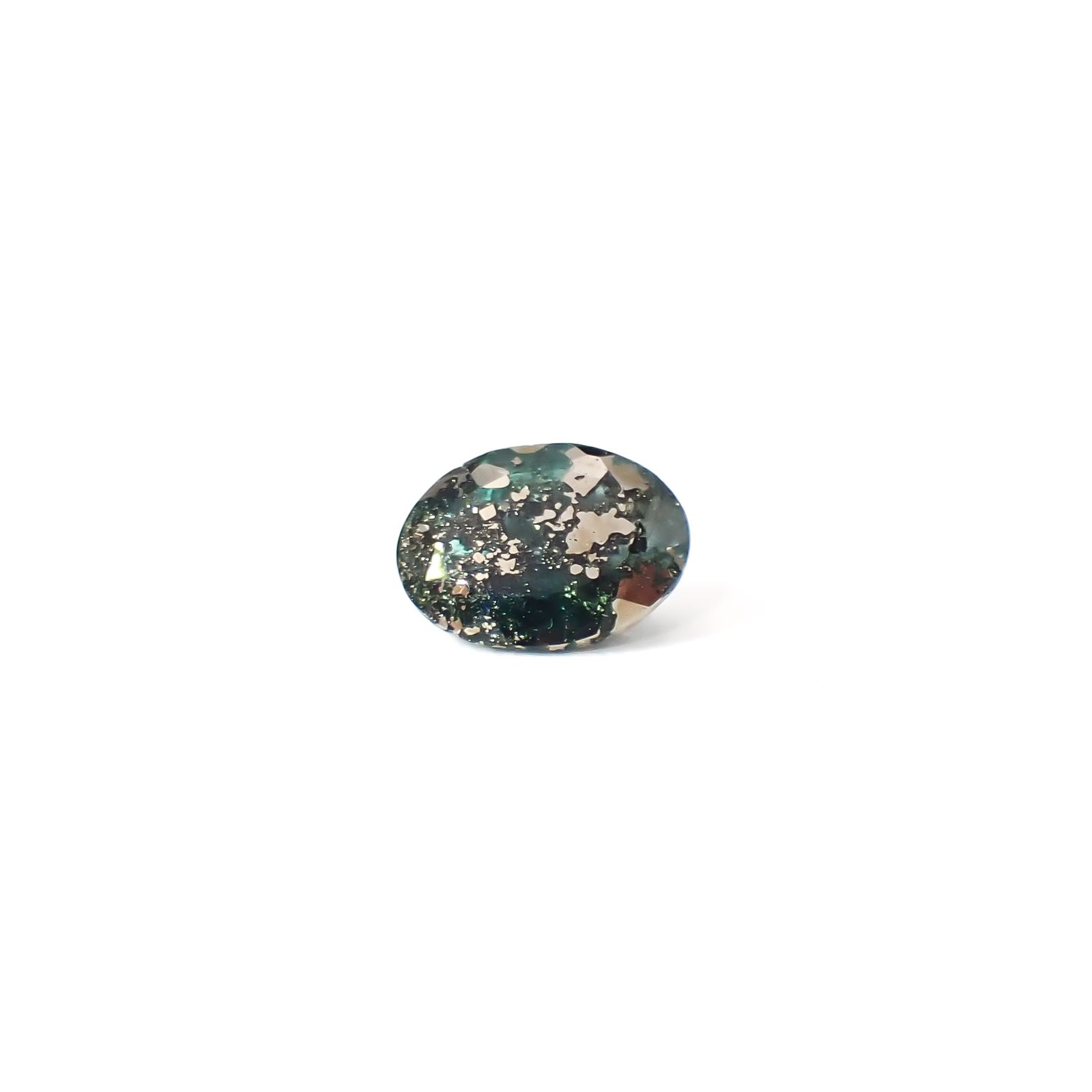 パイライトインエメラルド コロンビア産 0.62ct / 6.2x4.7mm前後 [260532123]