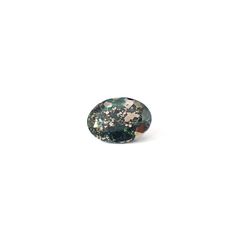 パイライトインエメラルド コロンビア産 0.62ct / 6.2x4.7mm前後 [260532123]