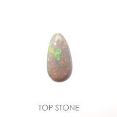 ブラックオパール(宝石名ブラック・オパール)オーストラリア産 3.637ct ソ付(彩珠)[221018913]16.4x8.3mm前後