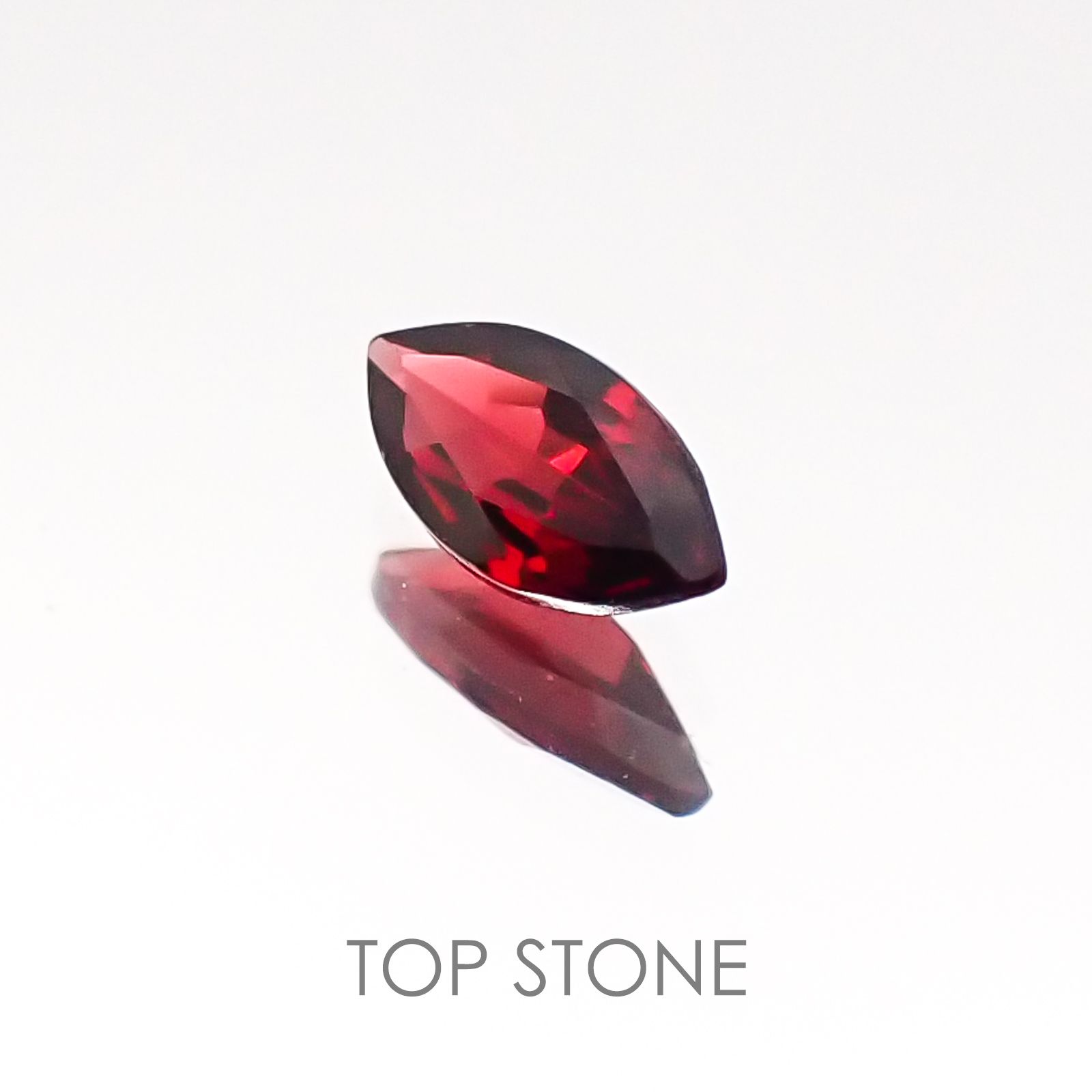 レッドスピネル(宝石名レッド・スピネル) タンザニア産 0.13ct 識別済[20117690]4.8×2.4mm前後