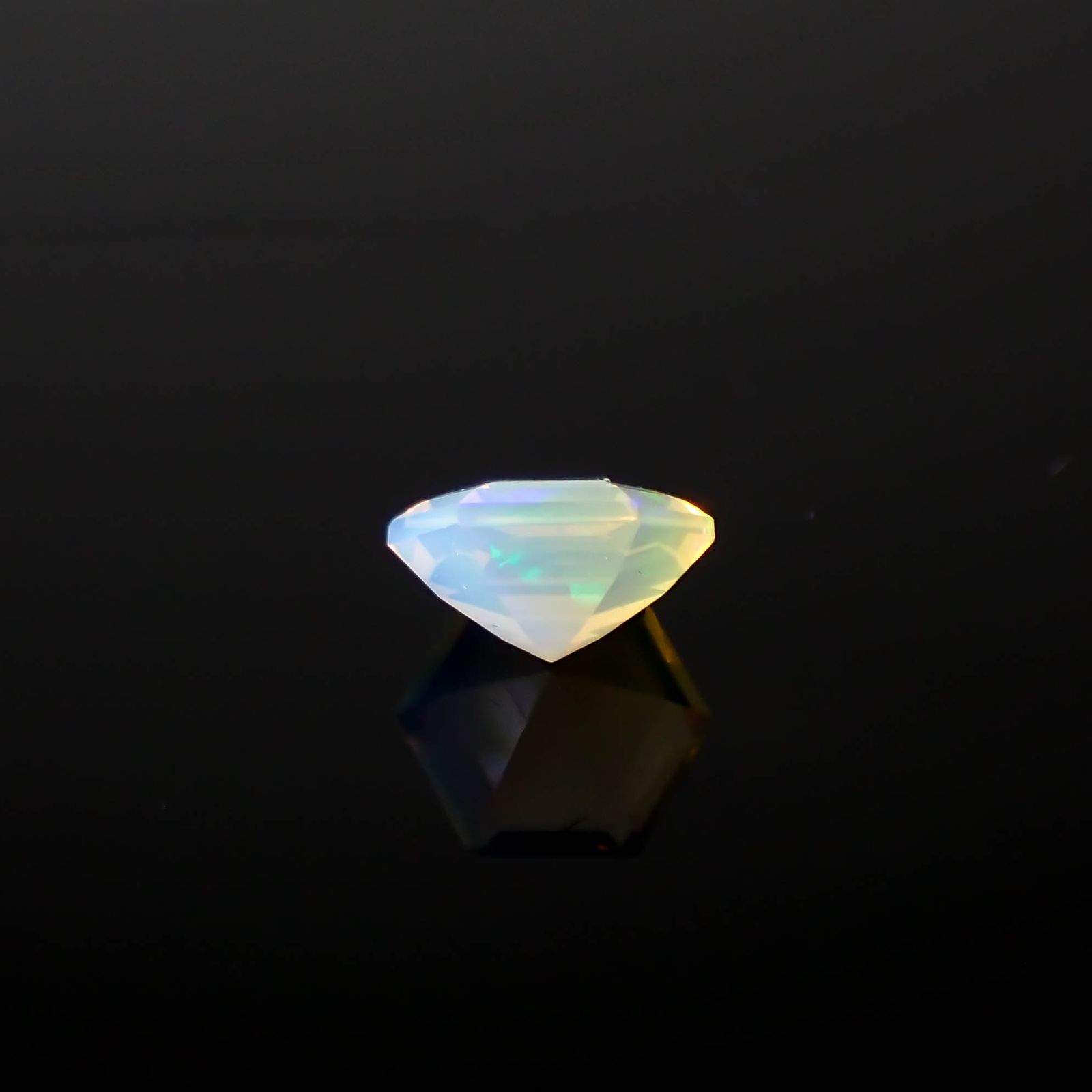 ◇ヘキサゴンカット◇エチオピアオパール エチオピア産 0.22ct[240226217]4.6x4.5mm前後