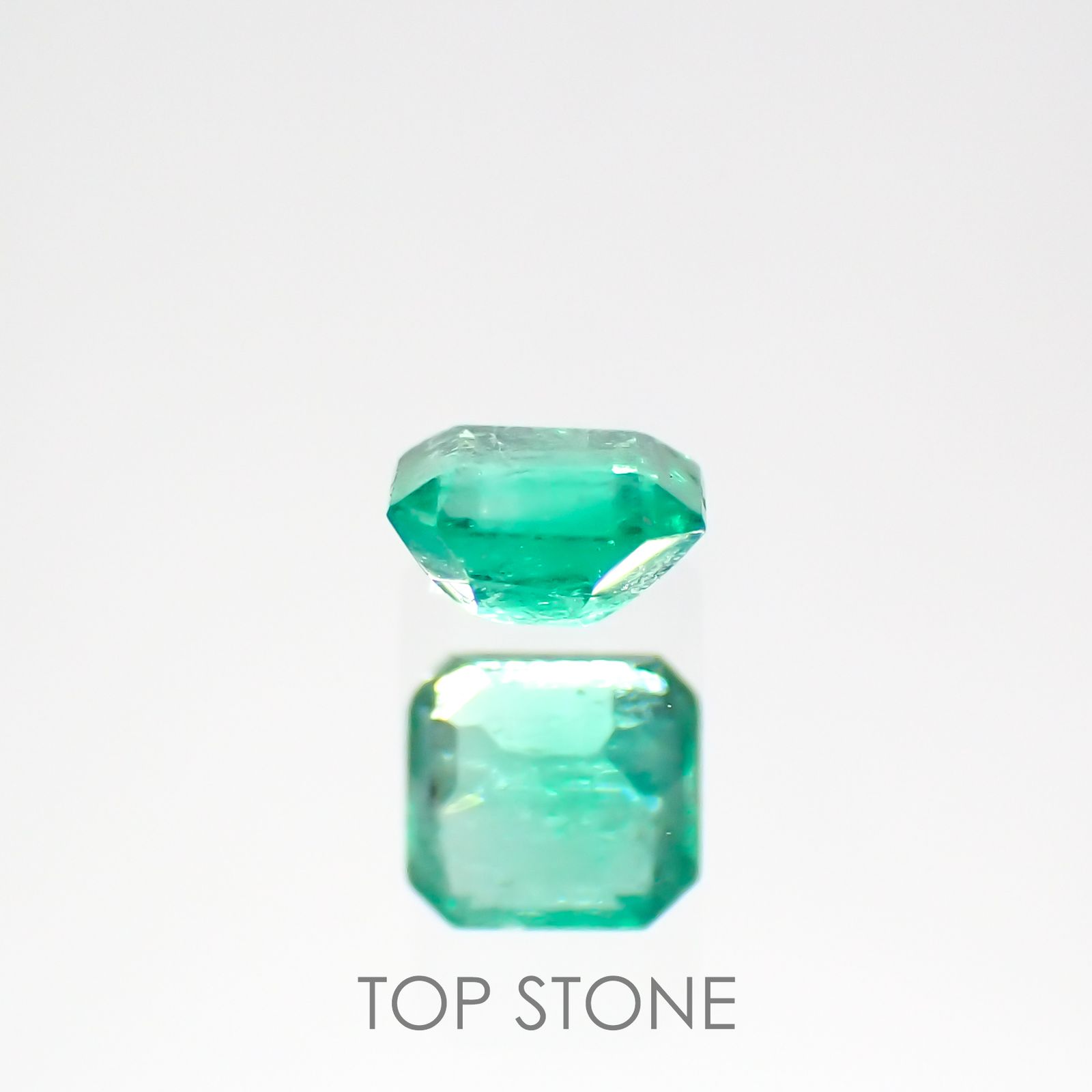 エメラルド(宝石名エメラルド) コロンビア産 0.13ct 識別済[201912834]3.1×3mm前後