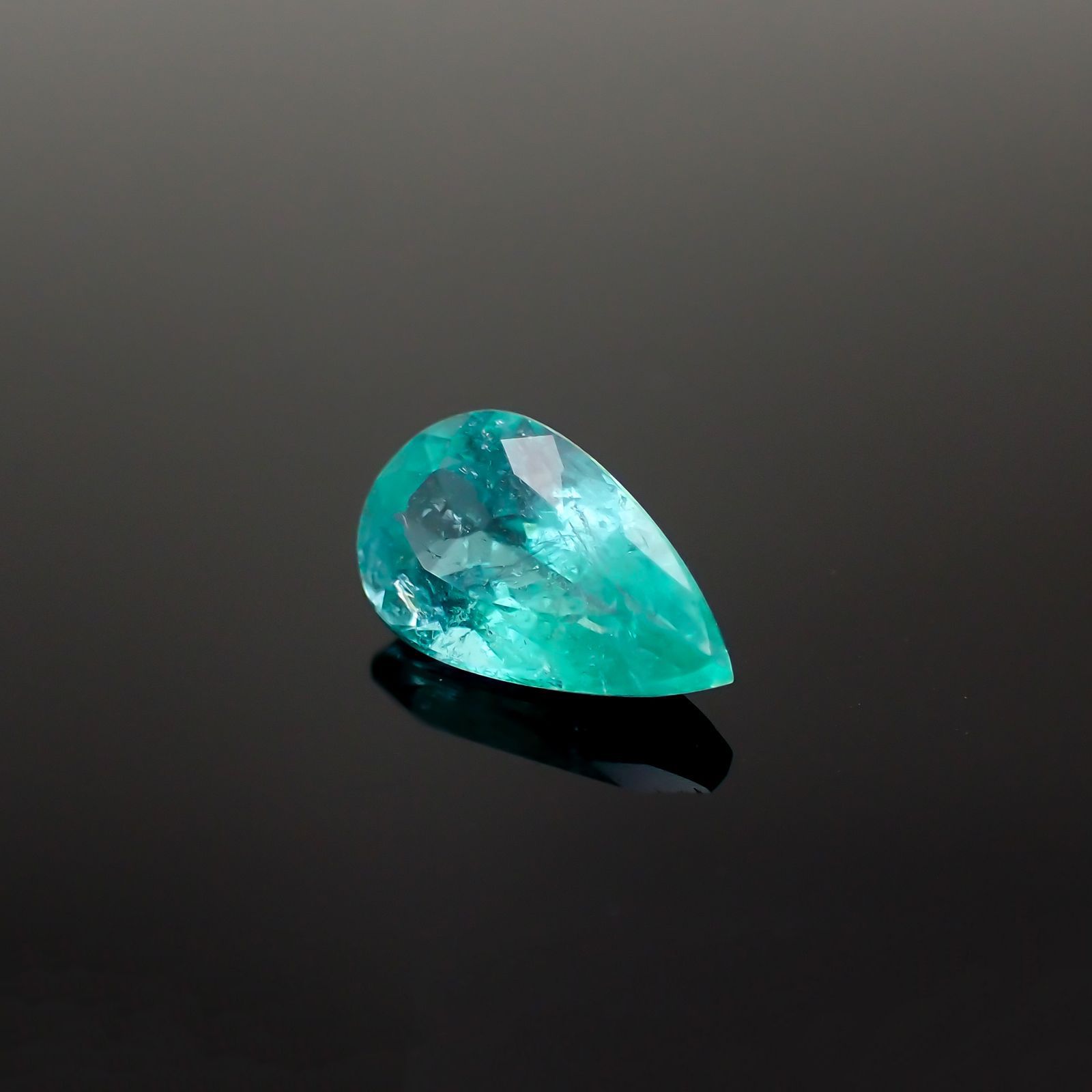パライバトルマリン モザンビーク産 1.71ct[19111759]10.8×6.4mm前後