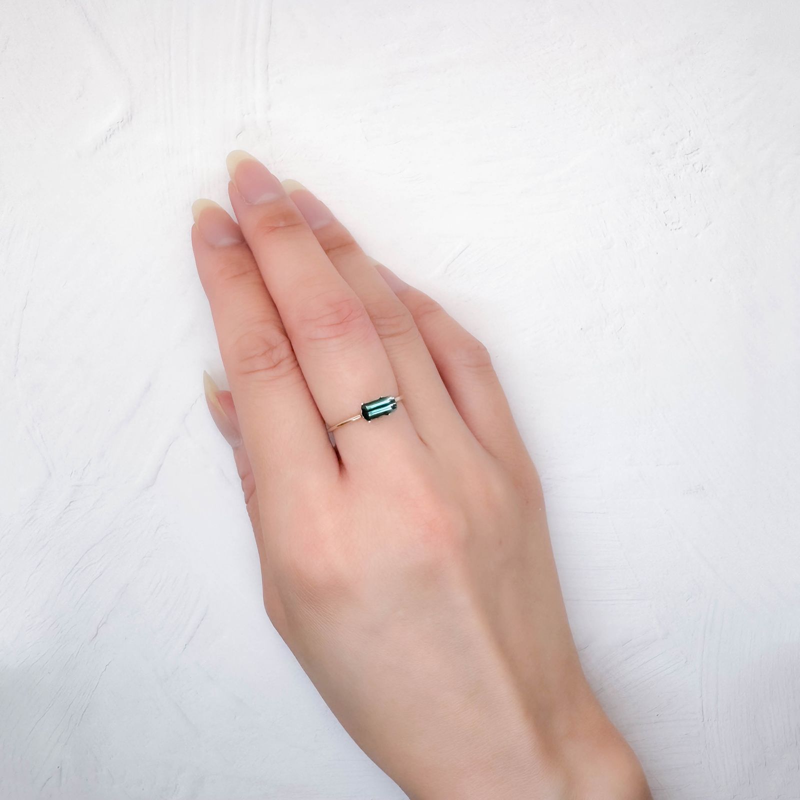 バイカラートルマリン アフガニスタン産 0.78ct [250730928]7.1x3.4mm前後
