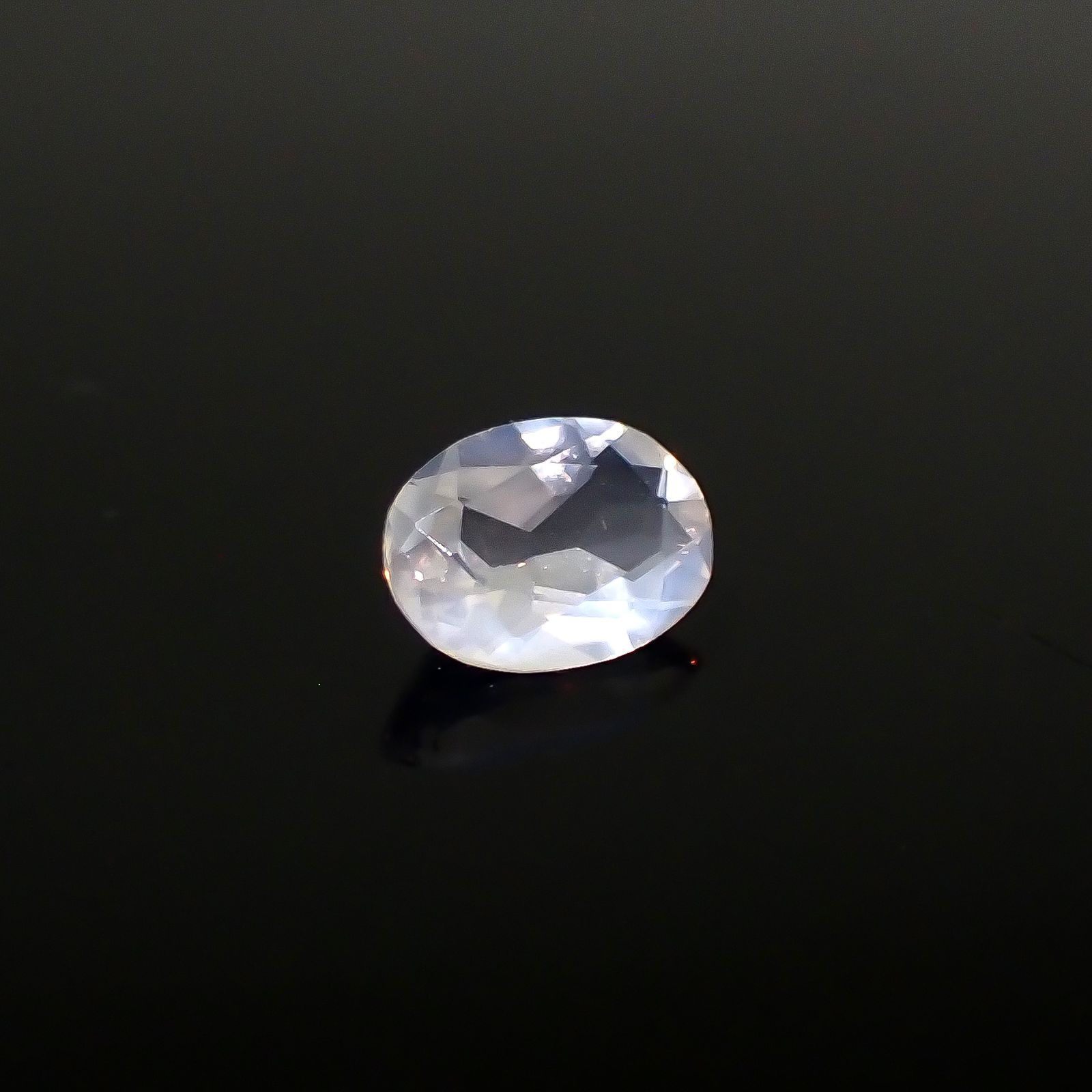 ムーンストーン(宝石名オーソクレース)インド/スリランカ産 0.65ct 識別済[240527732]7.1x5mm前後