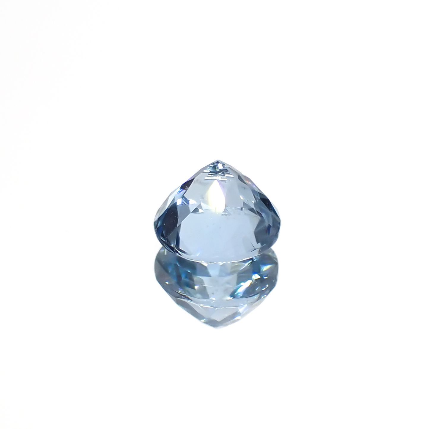 アクアマリン(宝石名アクアマリン)モザンビーク産 0.48ct 識別済[220817391]5.1x5mm前後