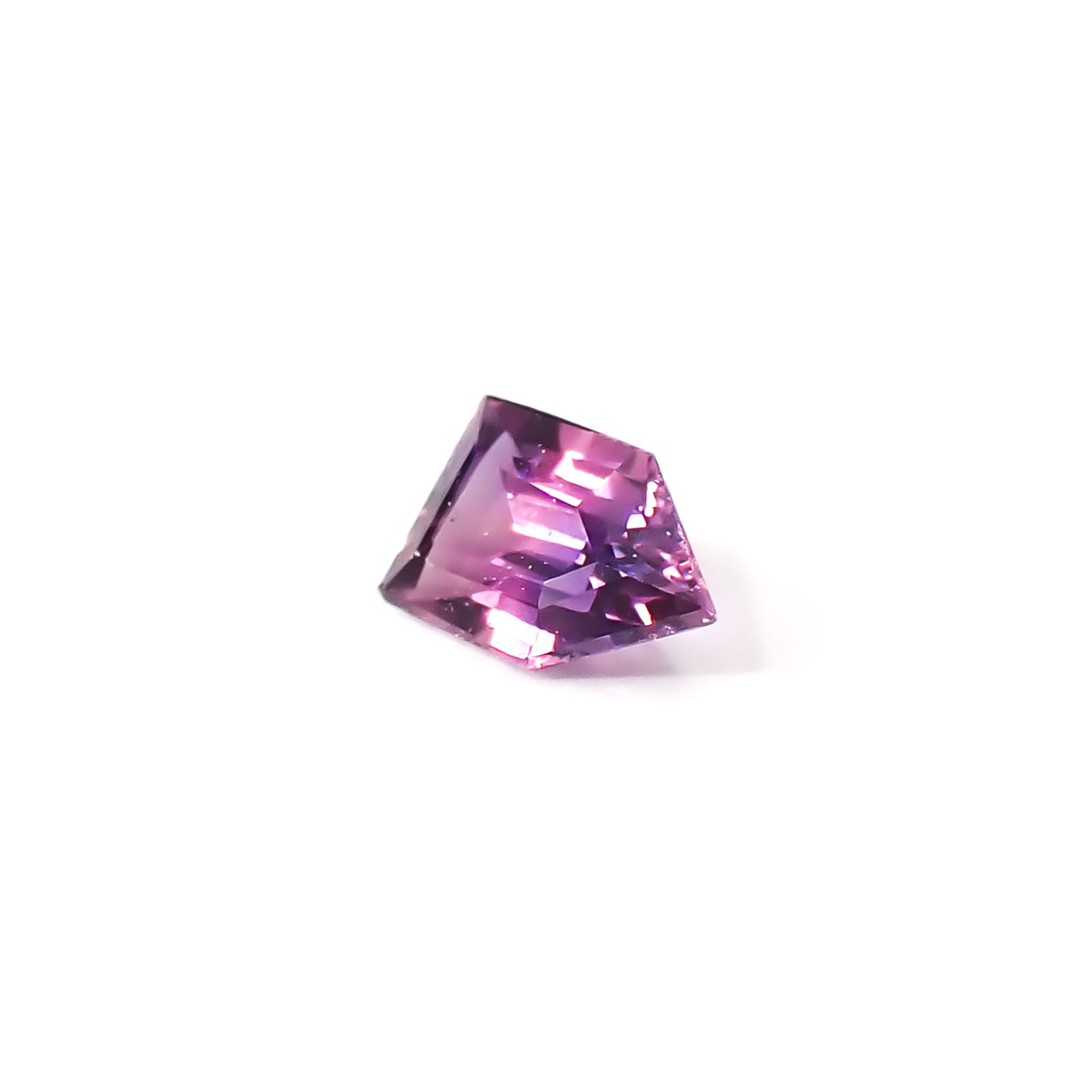 ◇カスタムカット◇ウィンザーサファイア タンザニア・ウィンザー産 0.17ct / 4.3x2.6mm前後 [260532135]