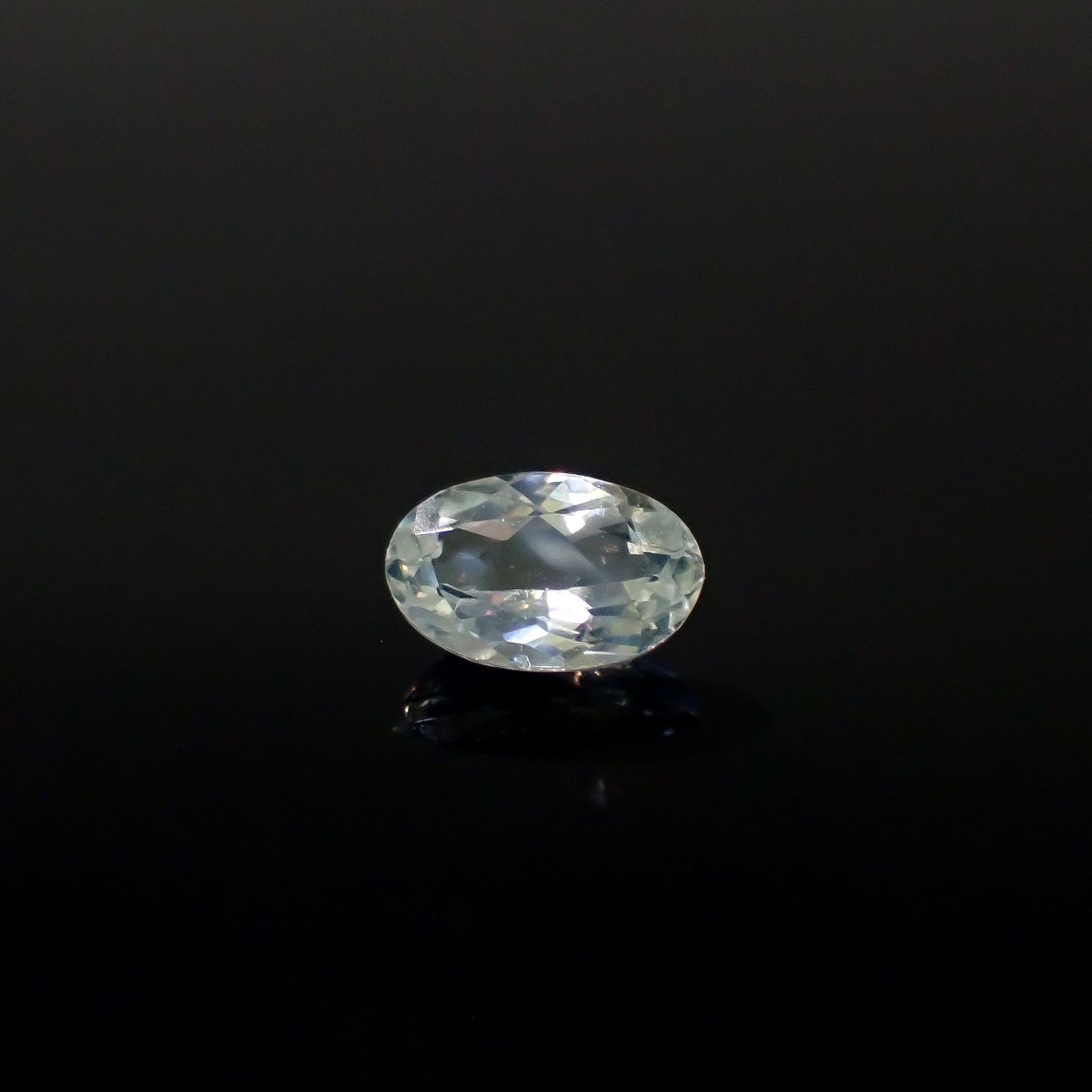 クリソベリルキャッツアイ スリランカ産 0.48ct [250329925]6.1x3.9mm前後