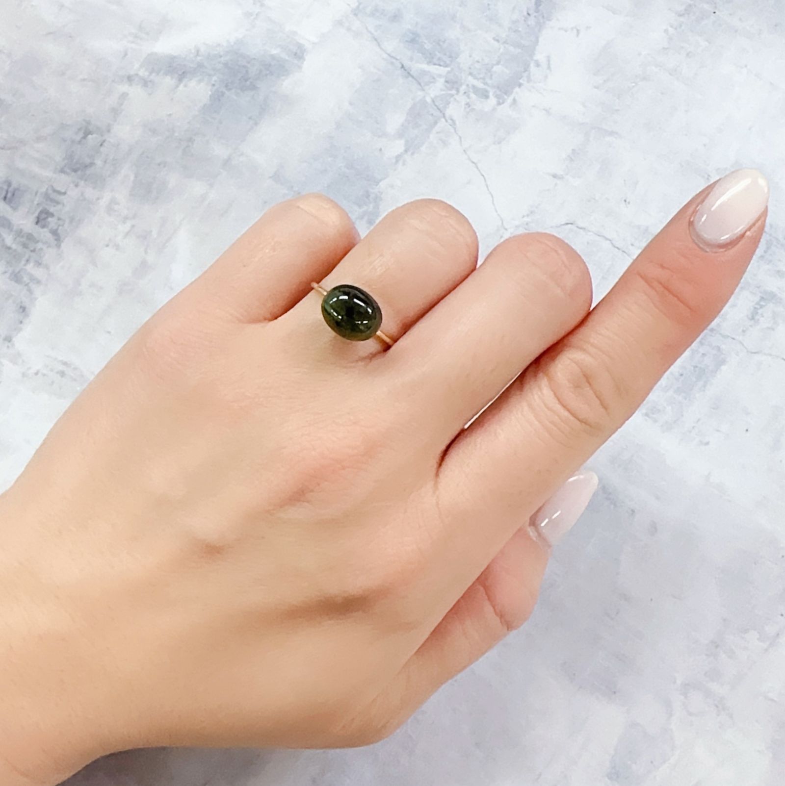 ダイオプサイドキャッツアイ(宝石名ダイオプサイト・キャッツアイ)ロシア産 3.757ct ソ付(CGL)[230120302]10x8.1mm前後