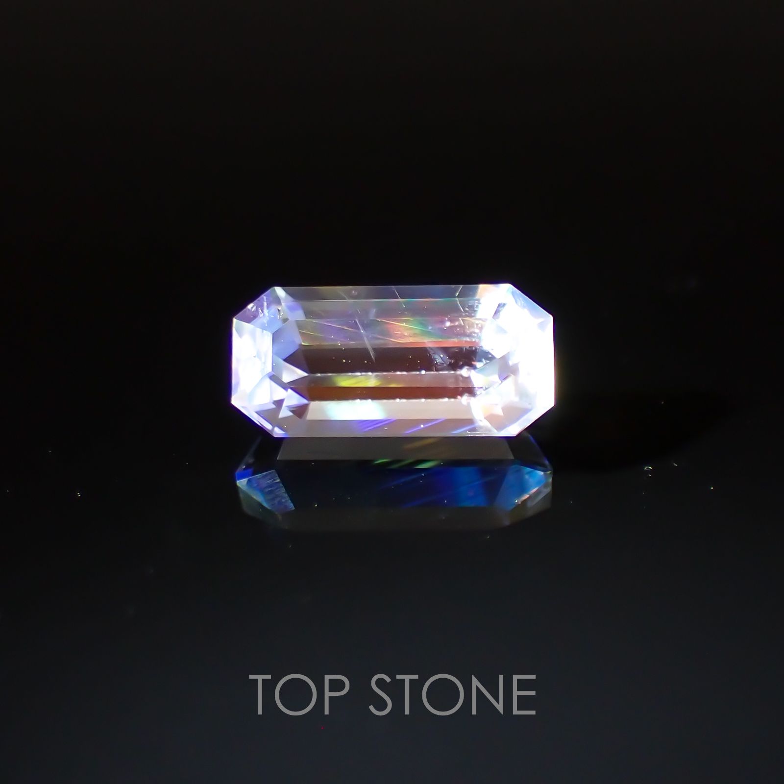 レインボームーンストーン(アンデシンラブラドライト) マダガスカル産 ルース 1ct[210310130]8.8×4.2mm前後