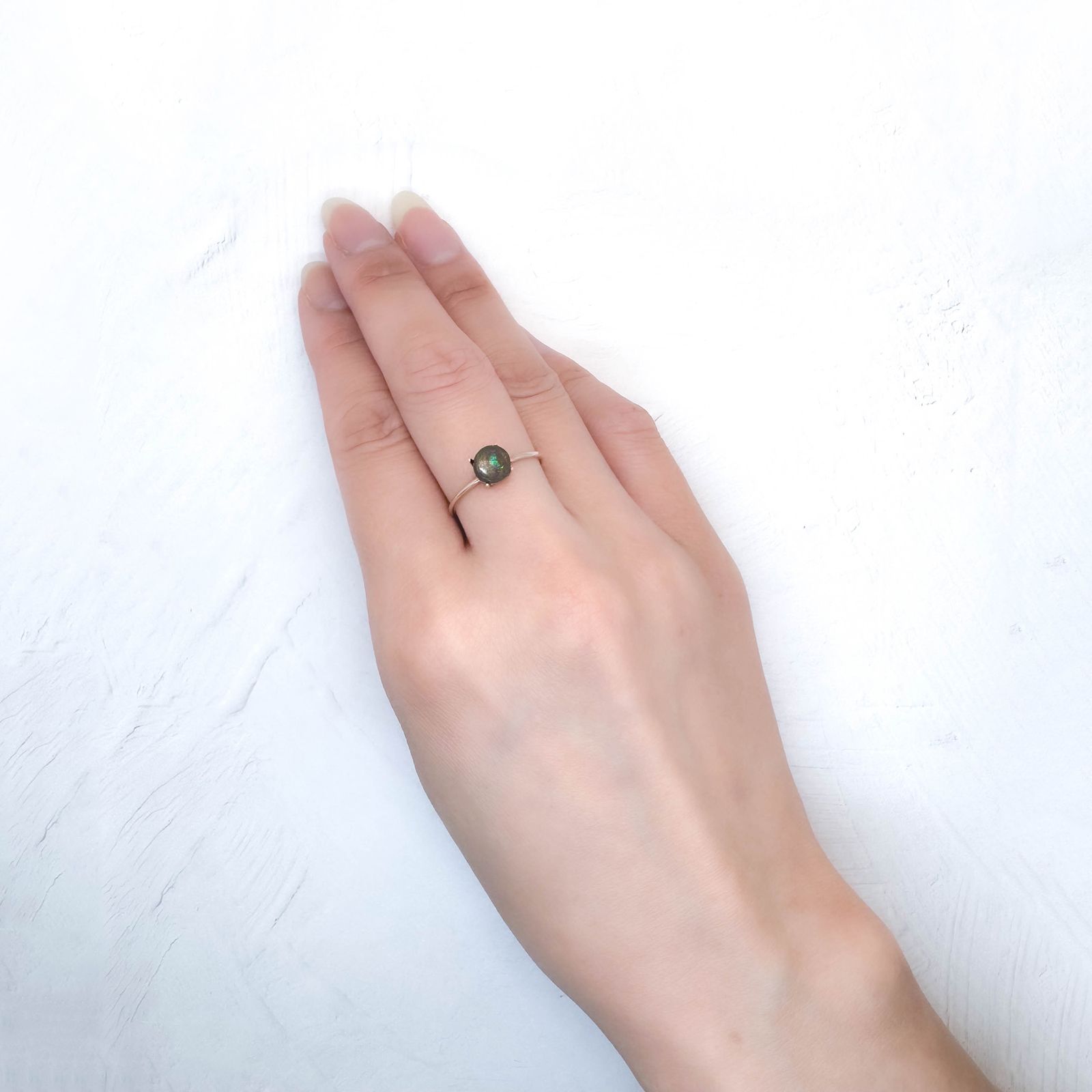 ウッドオパール オーストラリア産 0.88ct / 6.1x6mm前後 [251031200]
