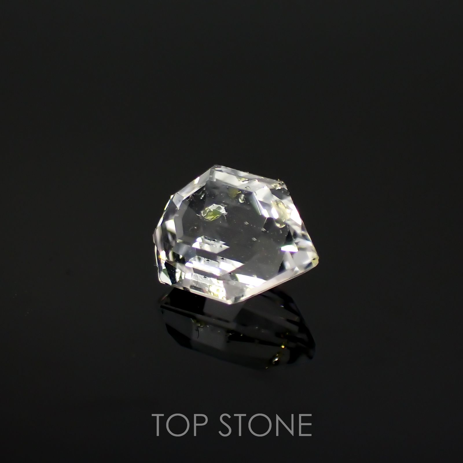 ◇カスタムカット◇オイルインクォーツ パキスタン産 0.78ct[221018532]6.8x5.2mm前後