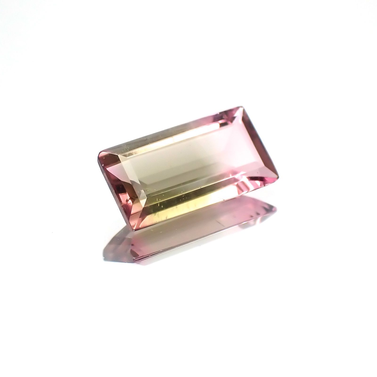 バイカラートルマリン(宝石名バイカラー・トルマリン)ブラジル産 0.70ct 識別済[231124212]8.1x4.3mm前後