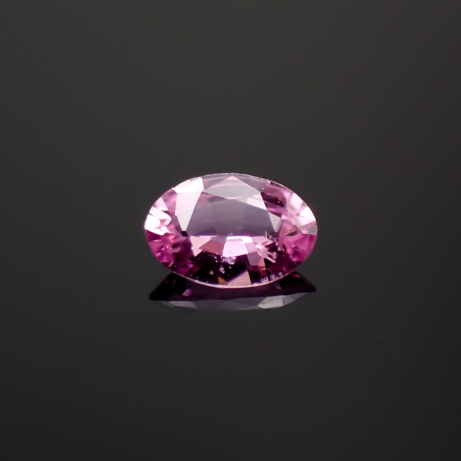 ネオンピンクサファイア スリランカ産 0.15ct[230421527]4x2.7mm前後