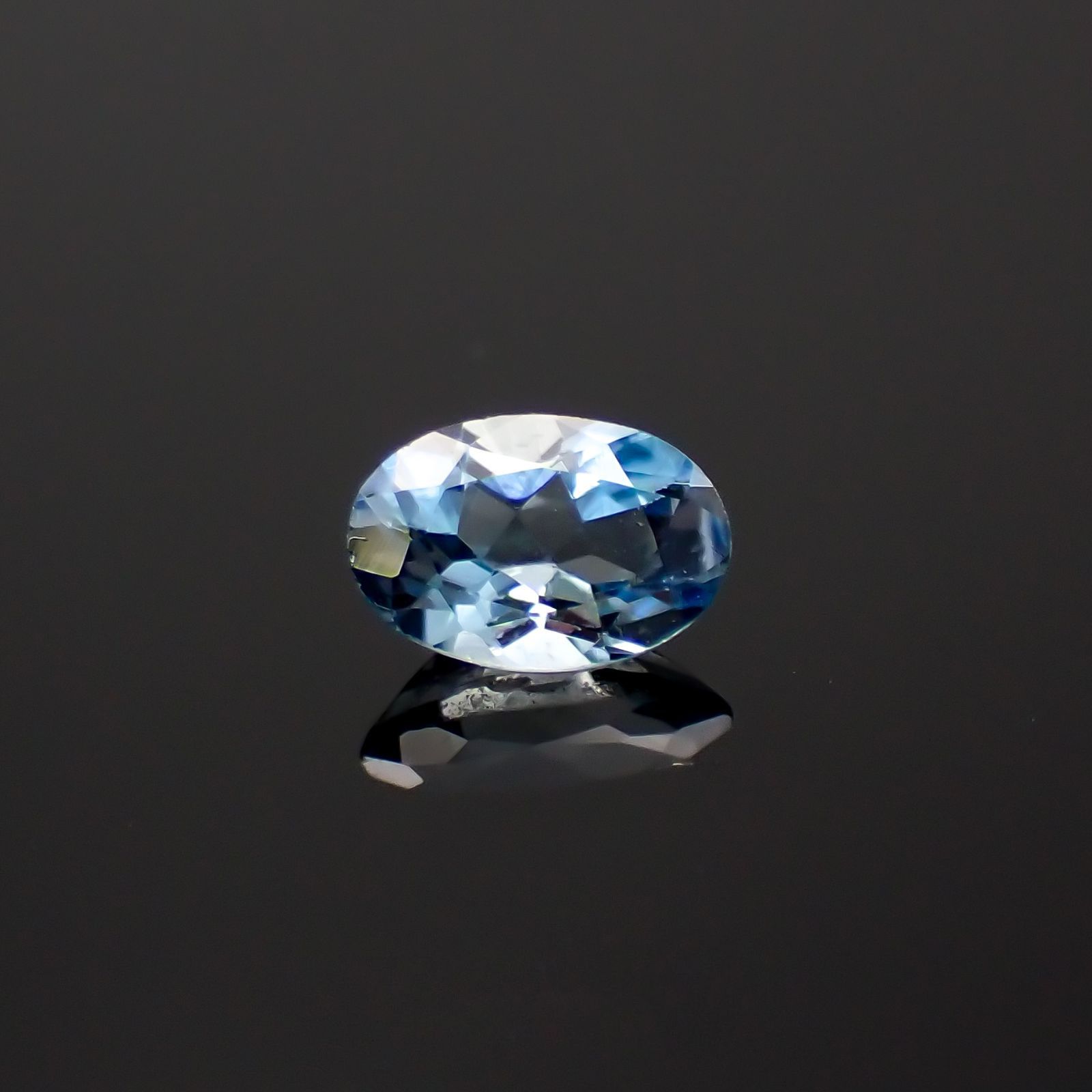 アクアマリン ナイジェリア産 0.41ct[230220739]6.1x4.1mm前後