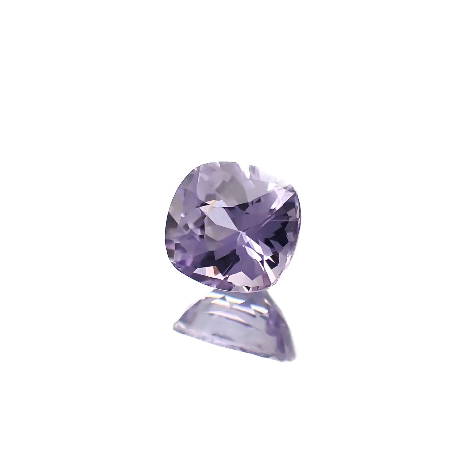 ラベンダーサファイア(宝石名サファイア)スリランカ/マダガスカル産 識別済 0.71ct / 5.1x4.8mm前後 [220817463]