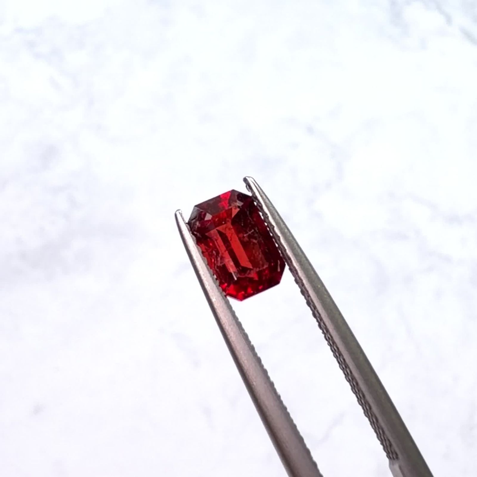 赤のストーン付きのモチーフがキラキラ情熱的で印象的です! 25 12月14日（日） 新着 | レアストーン・希少石特集 | TOP STONE