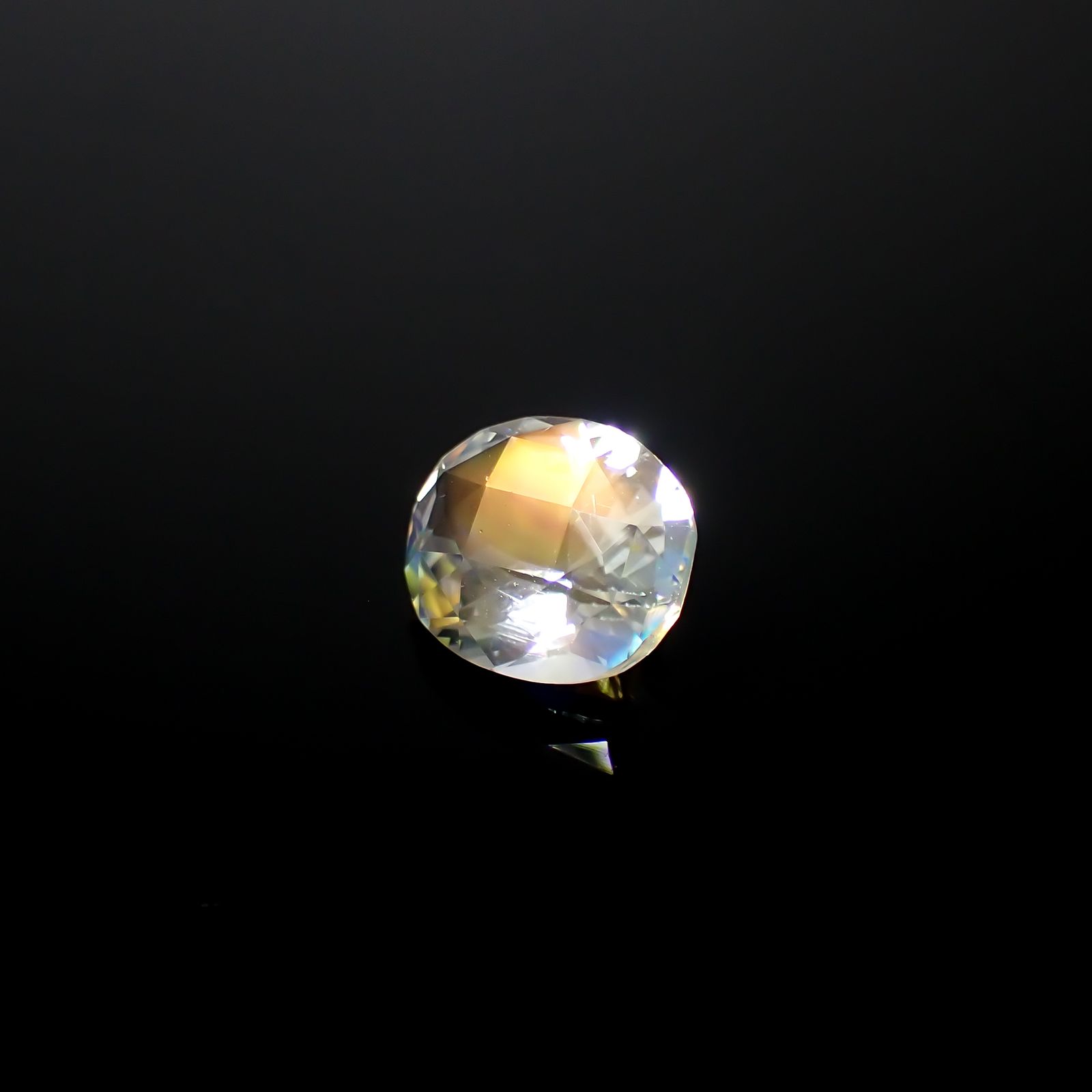 レインボームーンストーン マダガスカル産 2.52ct[240728566]10x8.3mm前後