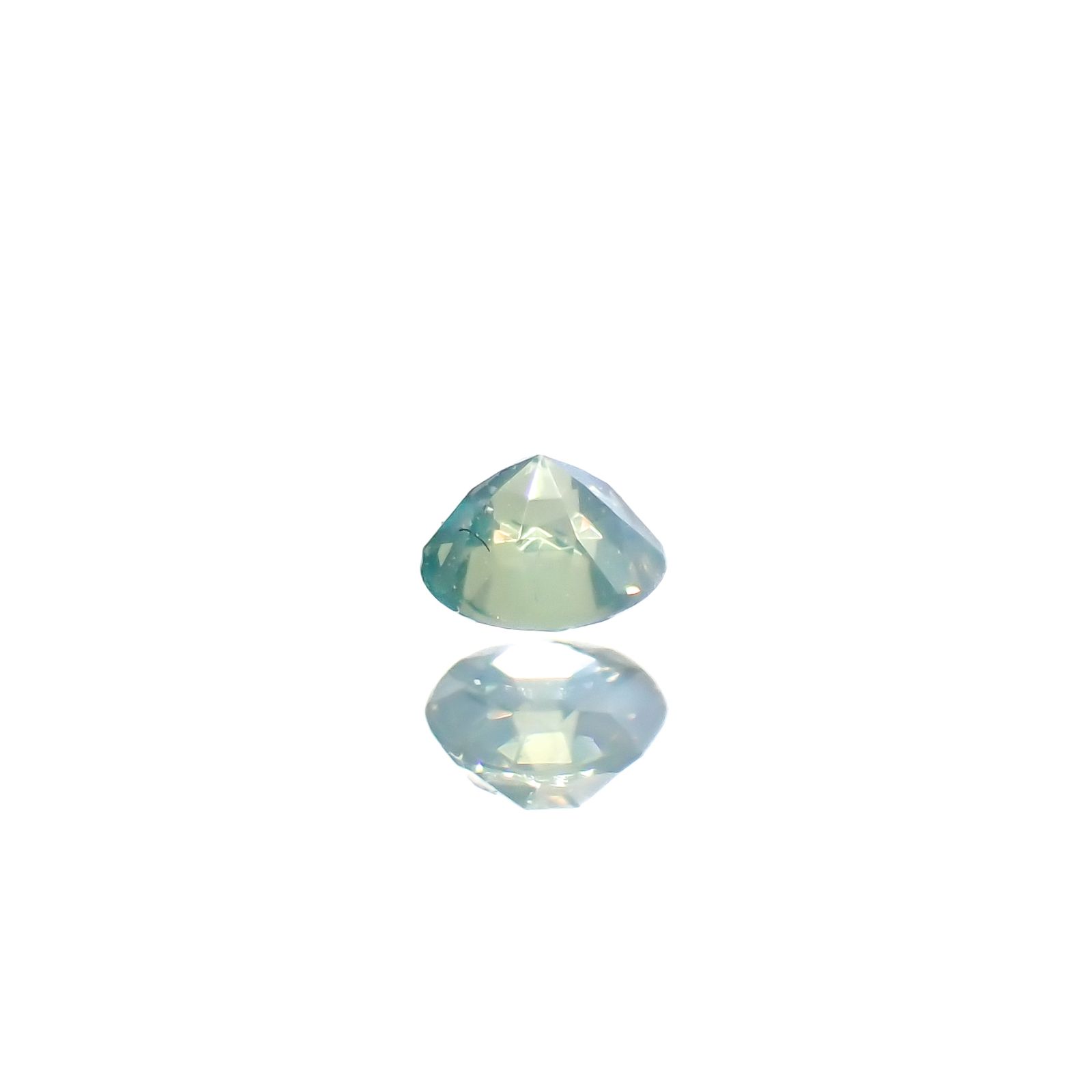 アレキサンドライトキャッツアイ ブラジル産/EmeraldMains社製 0.052ct[240527604]2.2x2.2mm前後