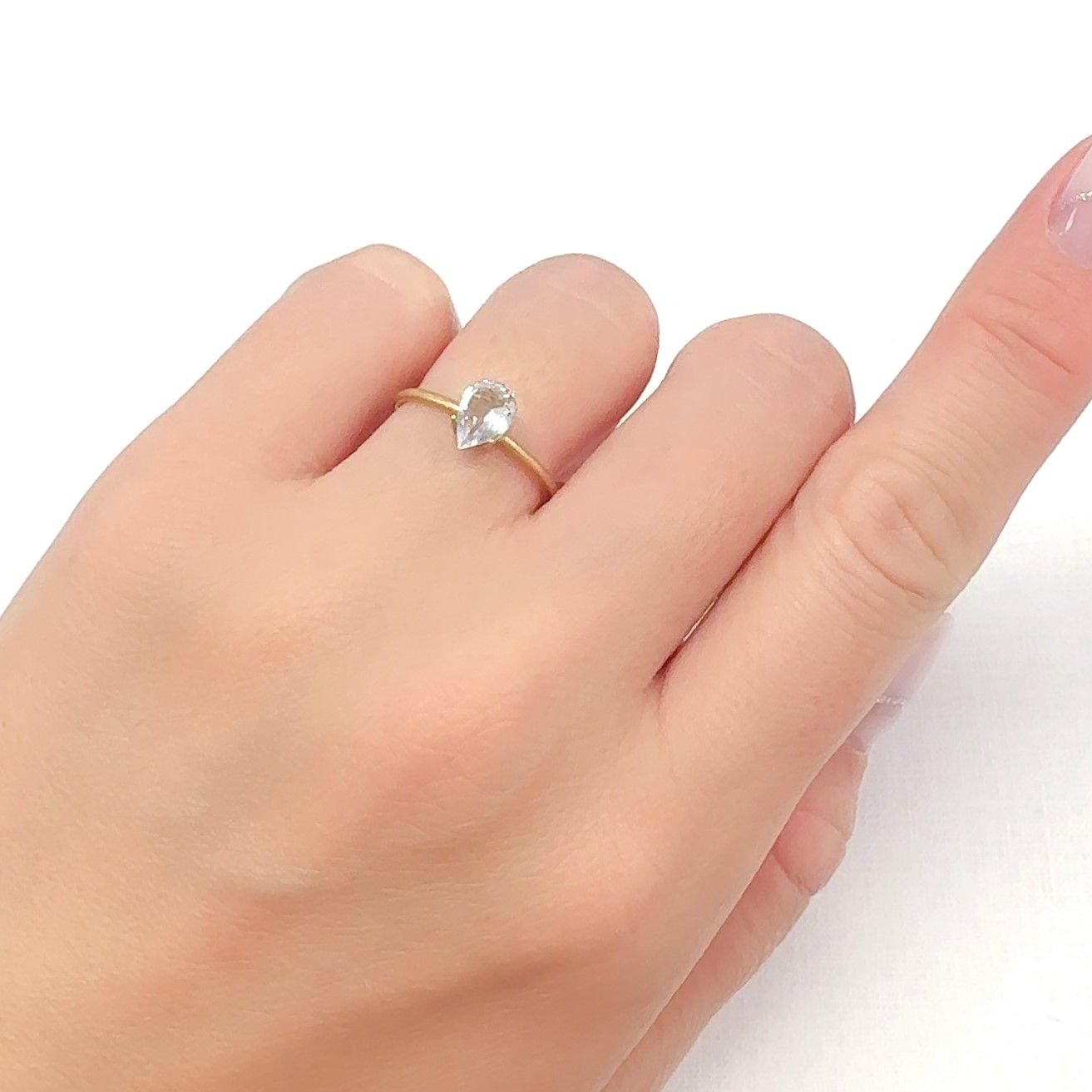 ゴッシェナイト パキスタン・ヒマラヤ産 0.50ct[240527452]7.1x5.1mm前後