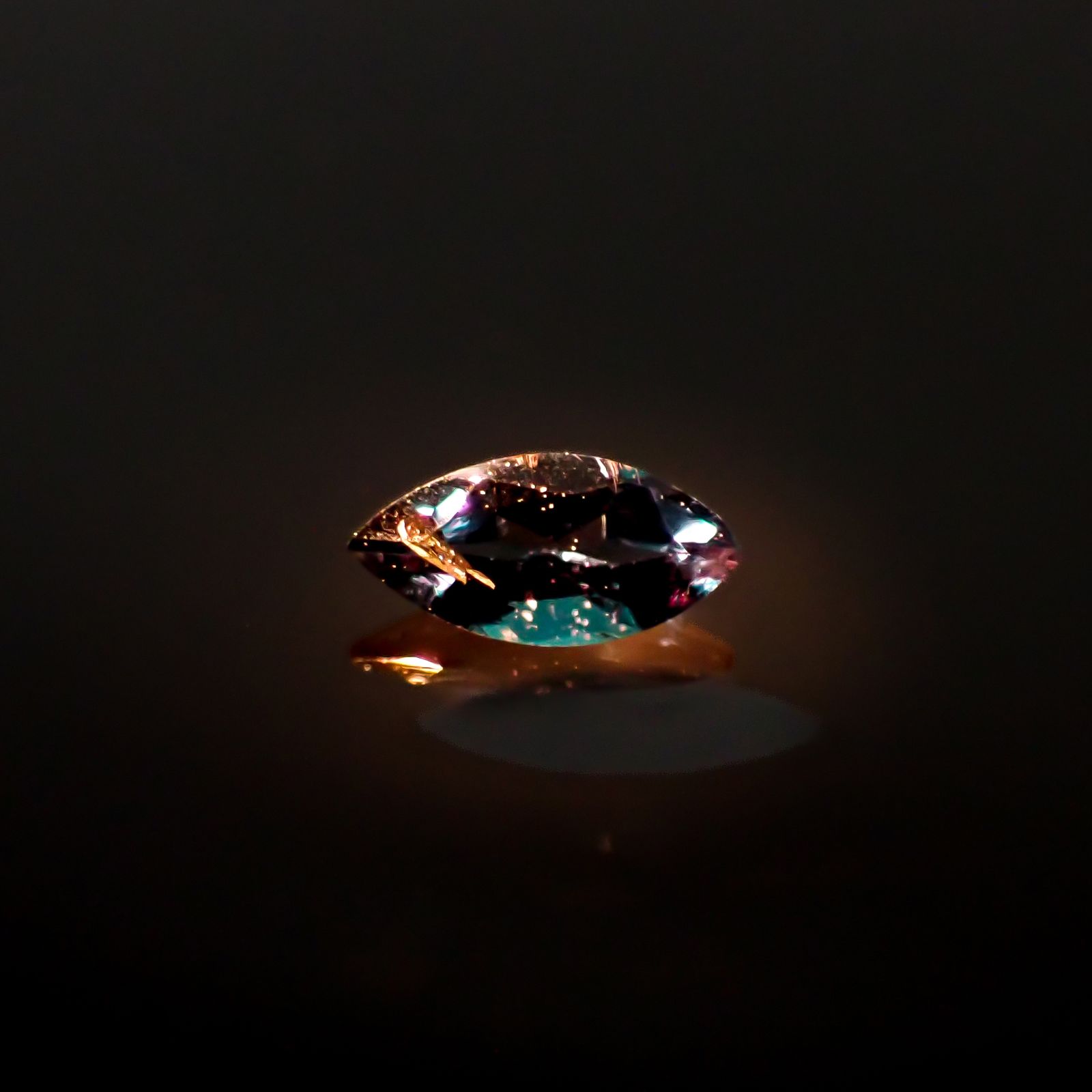 ベキリーブルーガーネット（カラーチェンジガーネット アレキタイプ） マダガスカル・ベキリー産 0.12ct[240628280]4.8x2.3mm前後