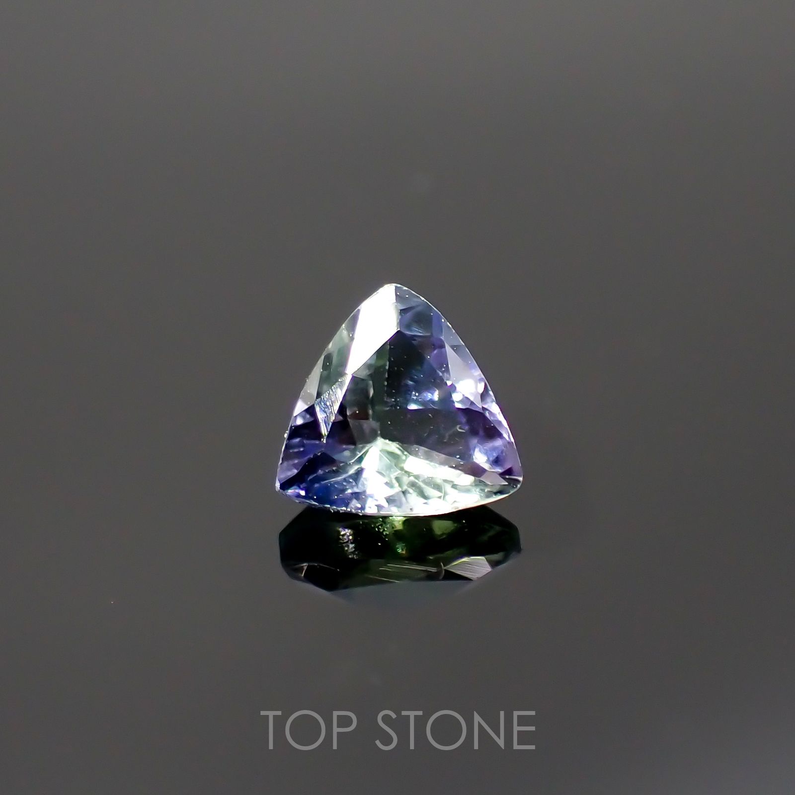バイカラータンザナイト(宝石名ゾイサイト)タンザニア産 0.50ct 識別済[220515890]5x5.2mm前後
