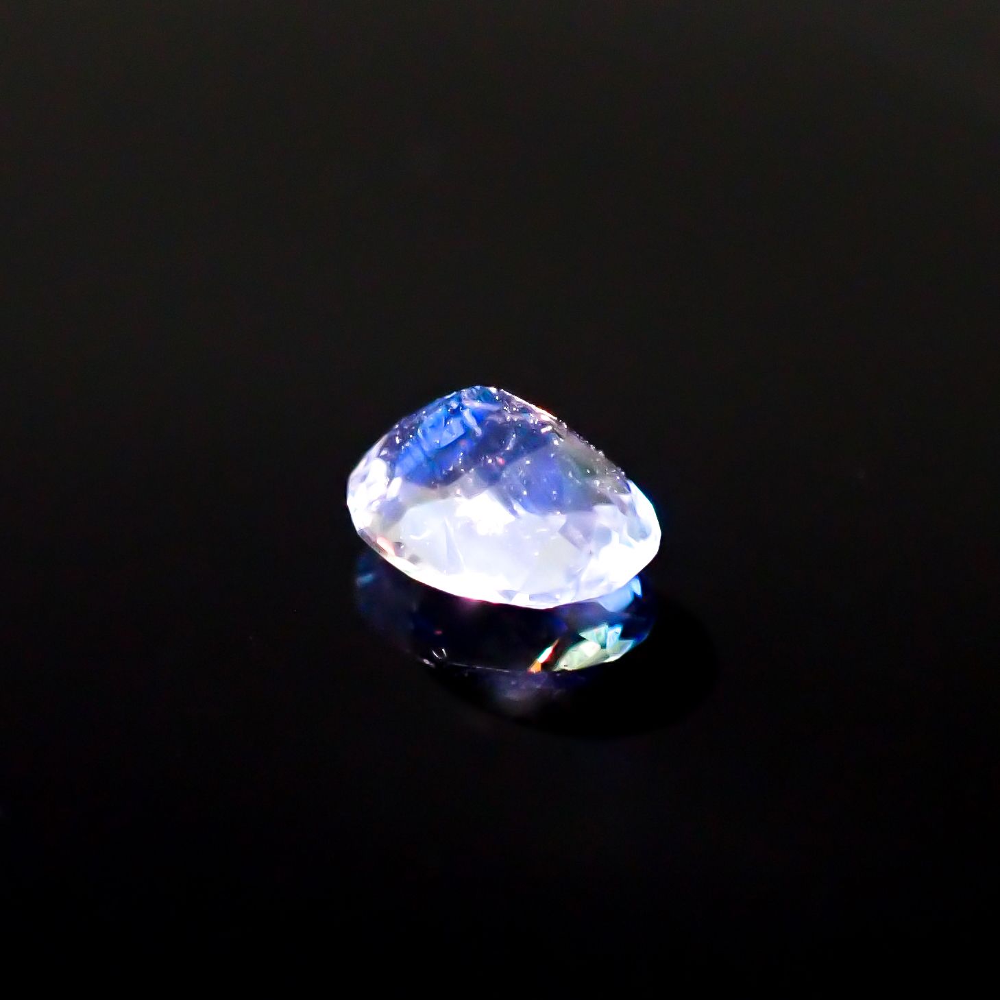 レインボームーンストーン(宝石名ラブラドライト)タンザニア産 0.29ct 識別済[241029205]4.9x3.8mm前後