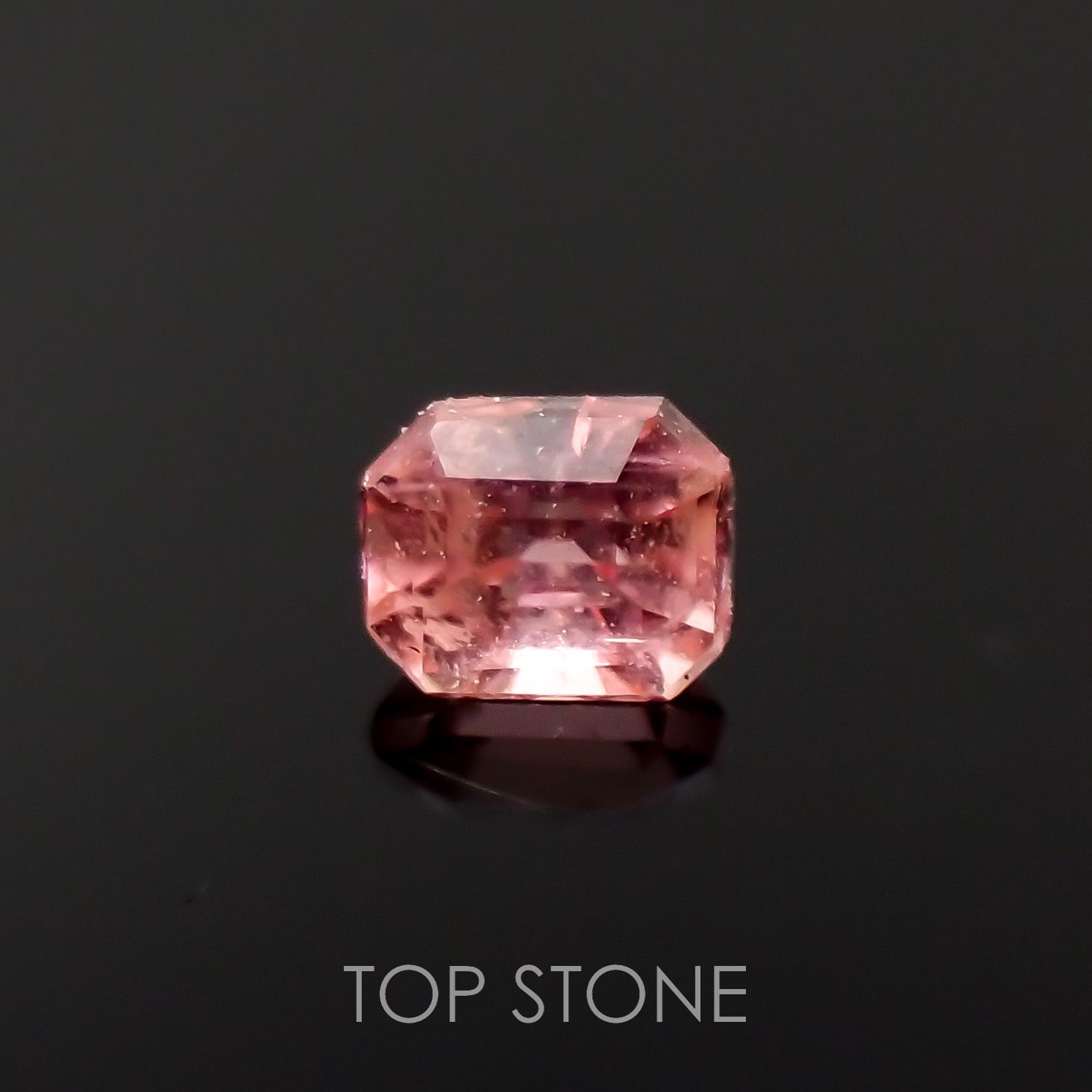 ヴェイリネナイト(宝石名ベイリネナイト)パキスタン産 0.039ct 識別済[221219283]2x1.5mm前後