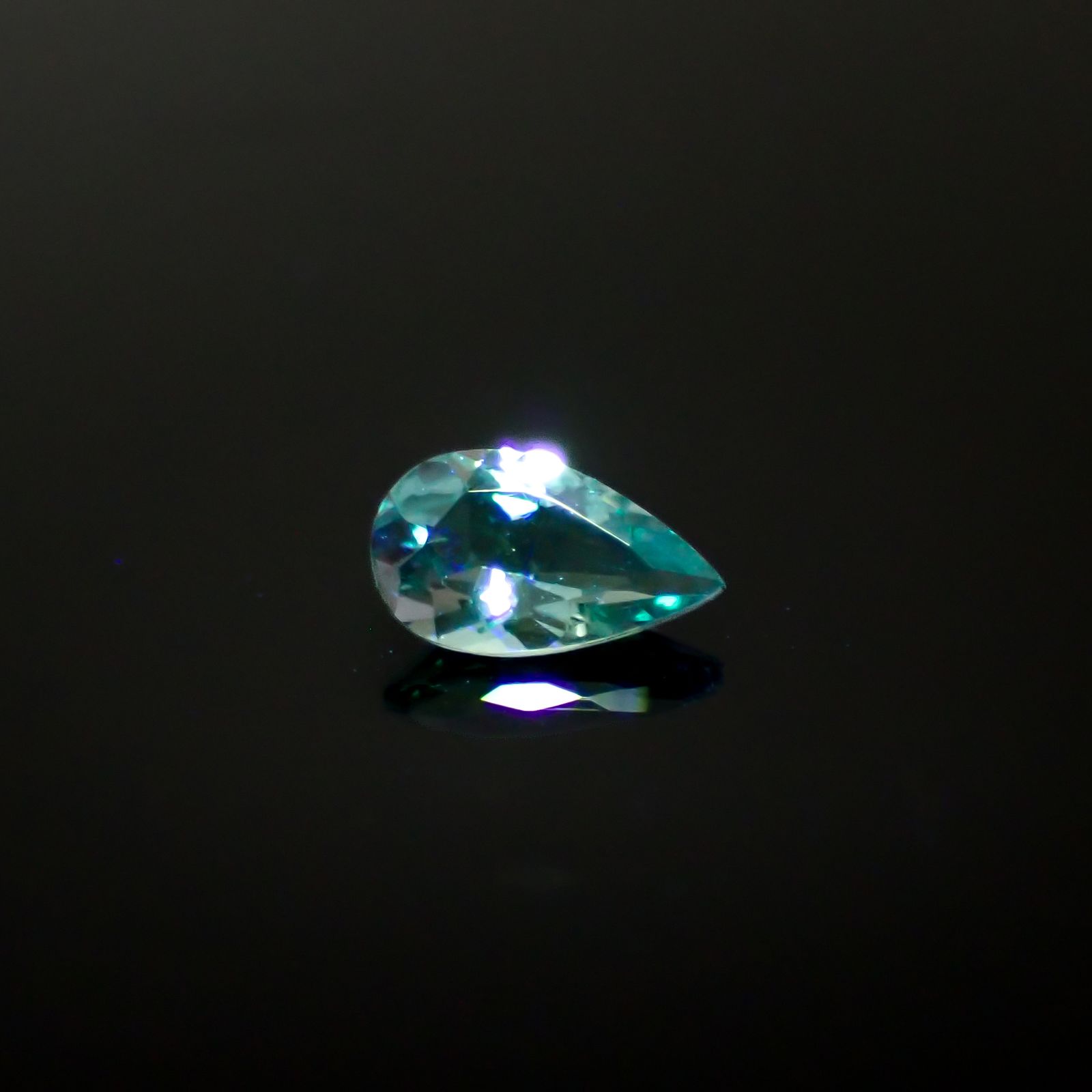 ブルーグリーンコーネルピン(宝石名ブルーグリーン・コーネルピン)タンザニア産 0.24ct 識別済[240527684]5.6x3.2mm前後