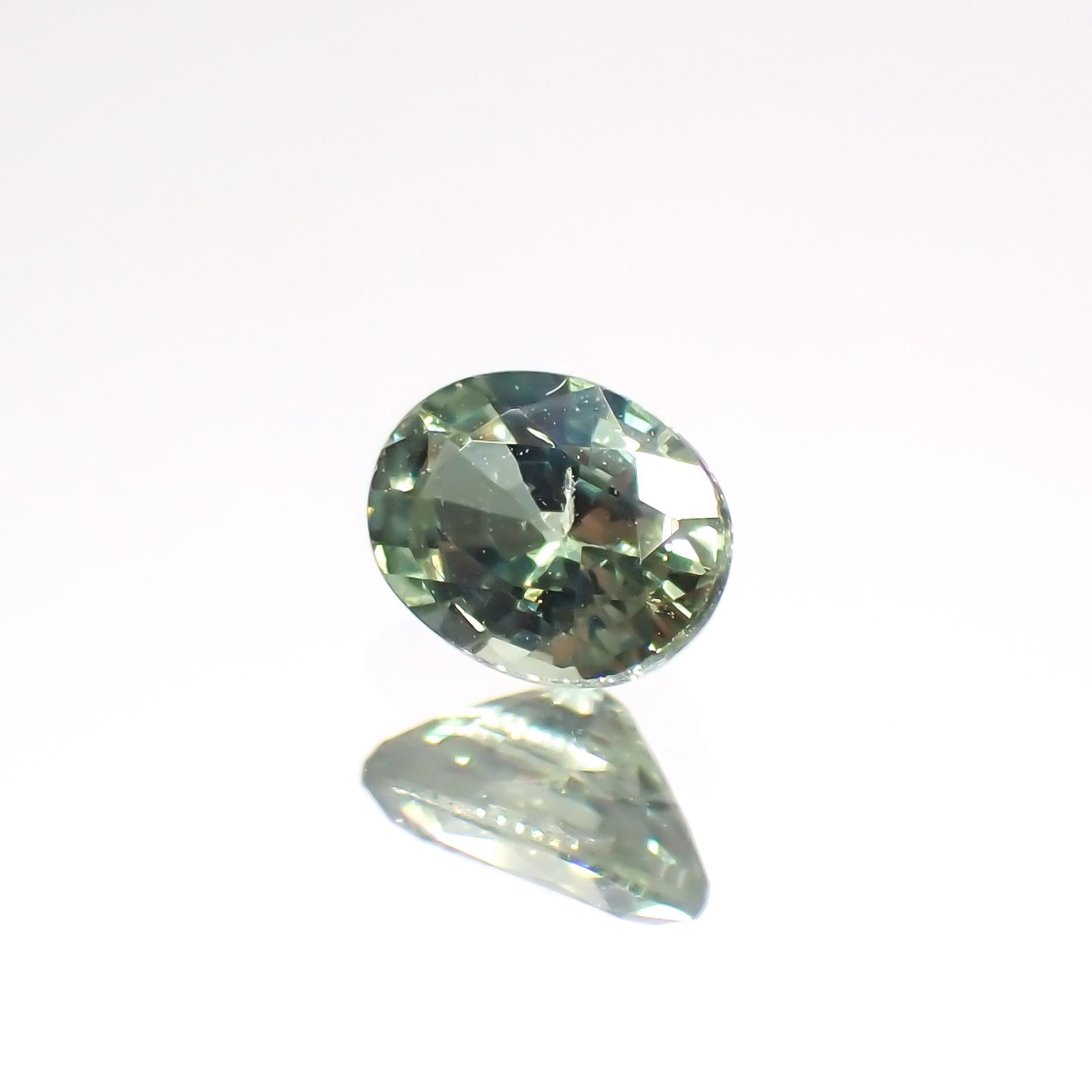 グリーンクリソベリル(宝石名クリソベリル)スリランカ/マダガスカル産 0.29ct 識別済[220114472]4.3x3.4mm前後