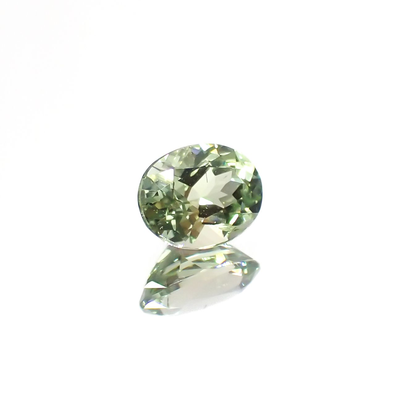 バナジウムコーネルピン(宝石名コーネルピン)タンザニア・タンガ州産 0.43ct 識別済[230320933]5.3x4mm前後