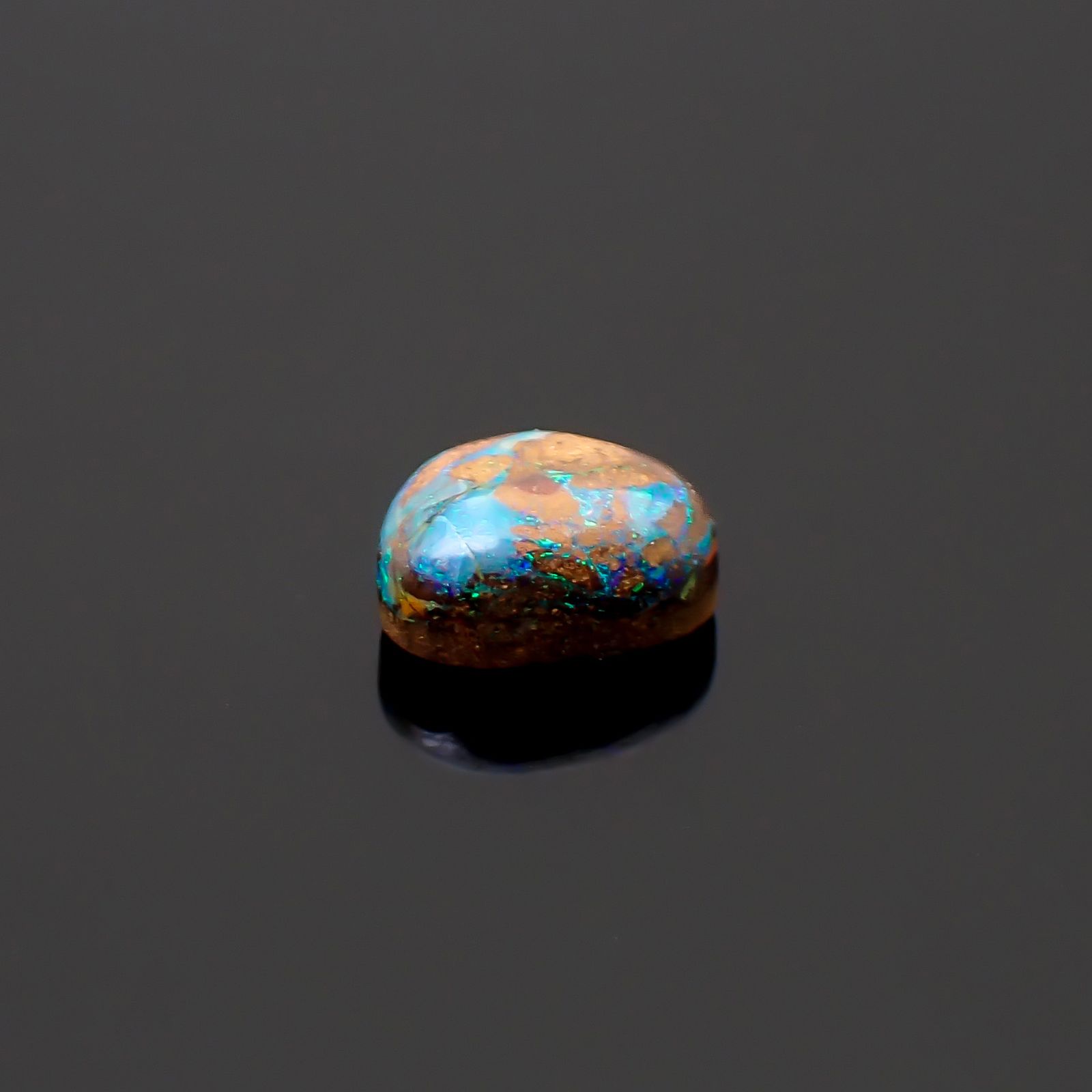 ボルダーオパール オーストラリア産 1.86ct / 7.7x6.9mm前後 [260933073]