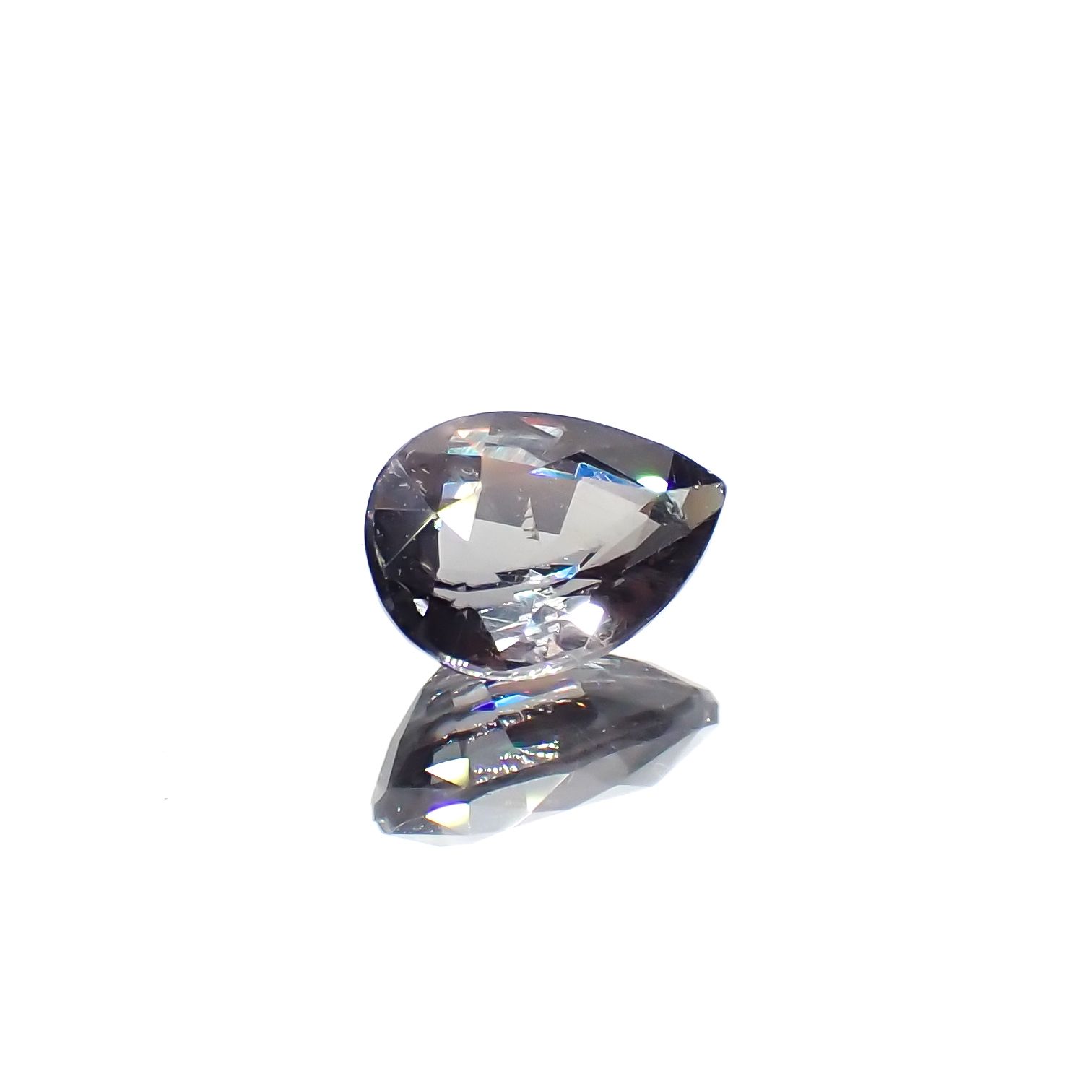 ベキリーブルーガーネット（カラーチェンジガーネット アレキタイプ）(宝石名ガーネット)マダガスカル・ベキリー産 0.85ct 識別済[231224535]6.9x4.8mm前後