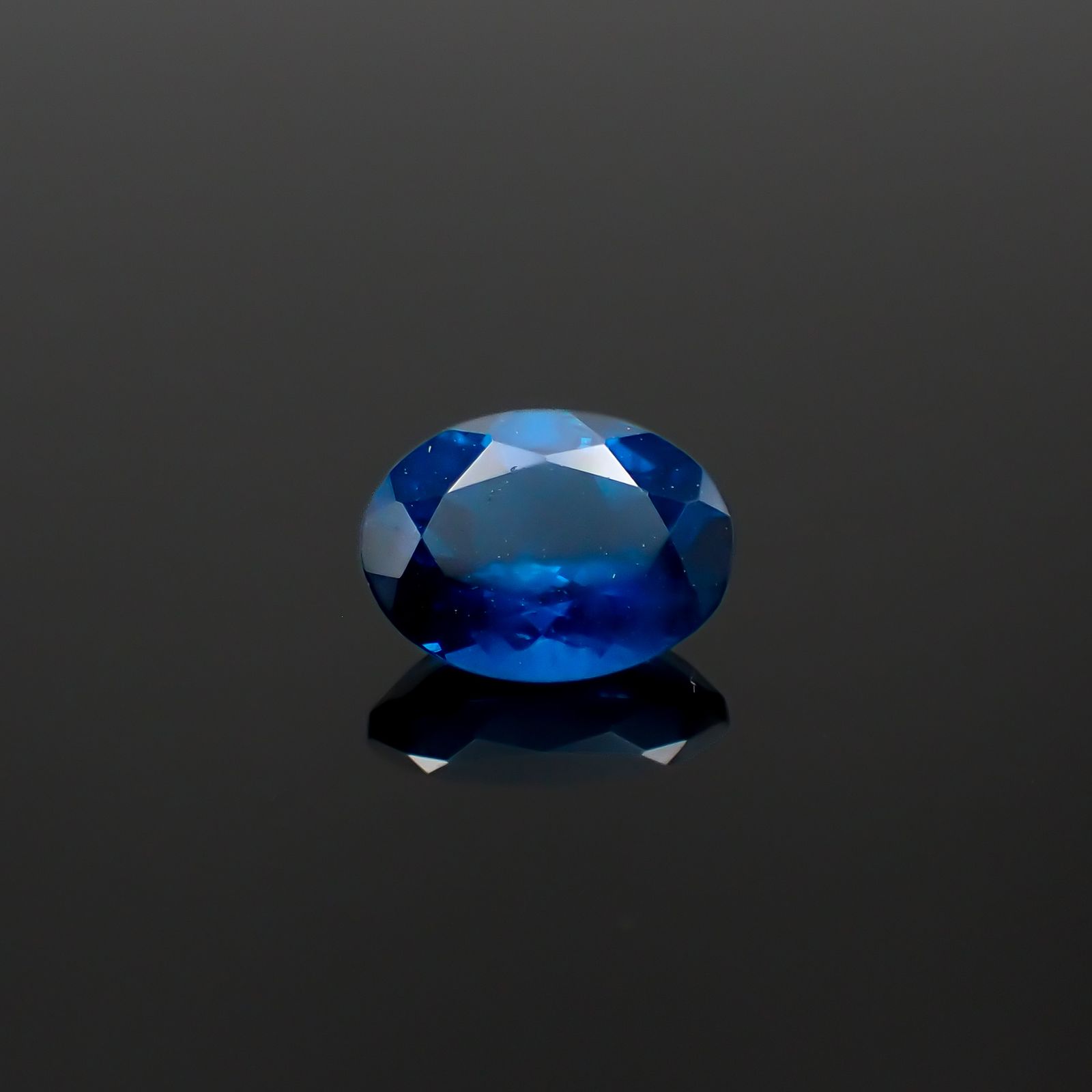 ディープブルーアパタイト  マダガスカル産 1.19ct[230421655]7.9x5.9mm前後