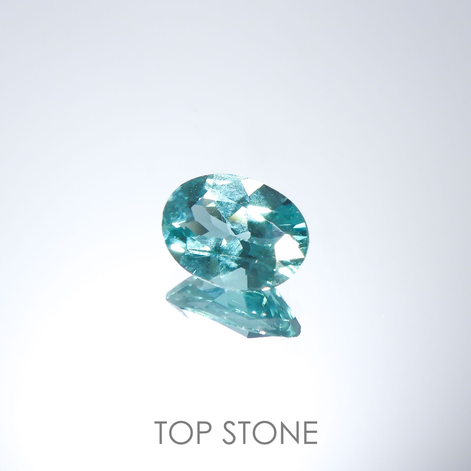 ブルーグリーンアパタイト(宝石名アパタイト)マダガスカル産 0.64ct 識別済[220515939]6.5x4.8mm前後