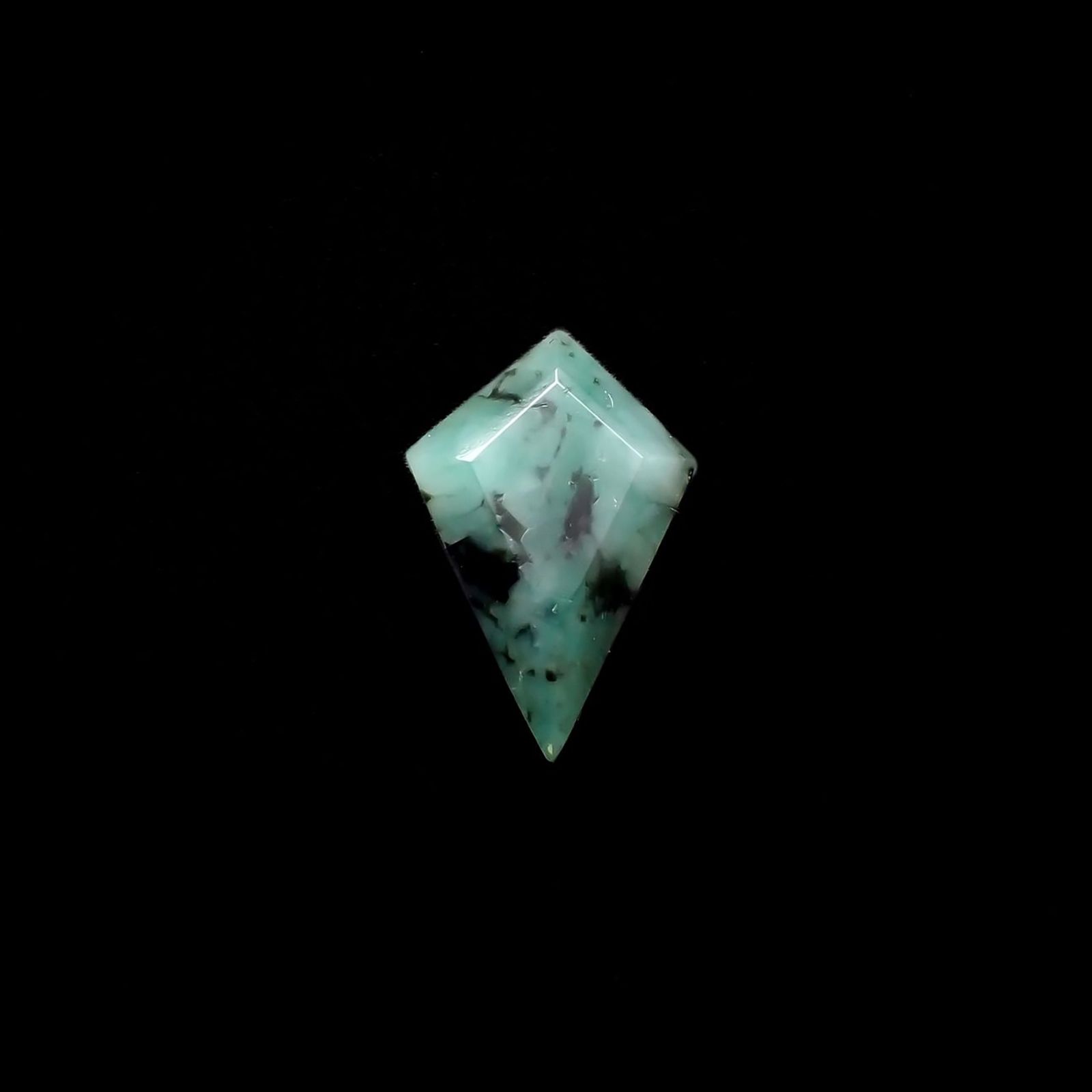 ◇カスタムカット◇エメラルド ブラジル産 2.97ct / 16.3x10.9mm前後 [240326479]