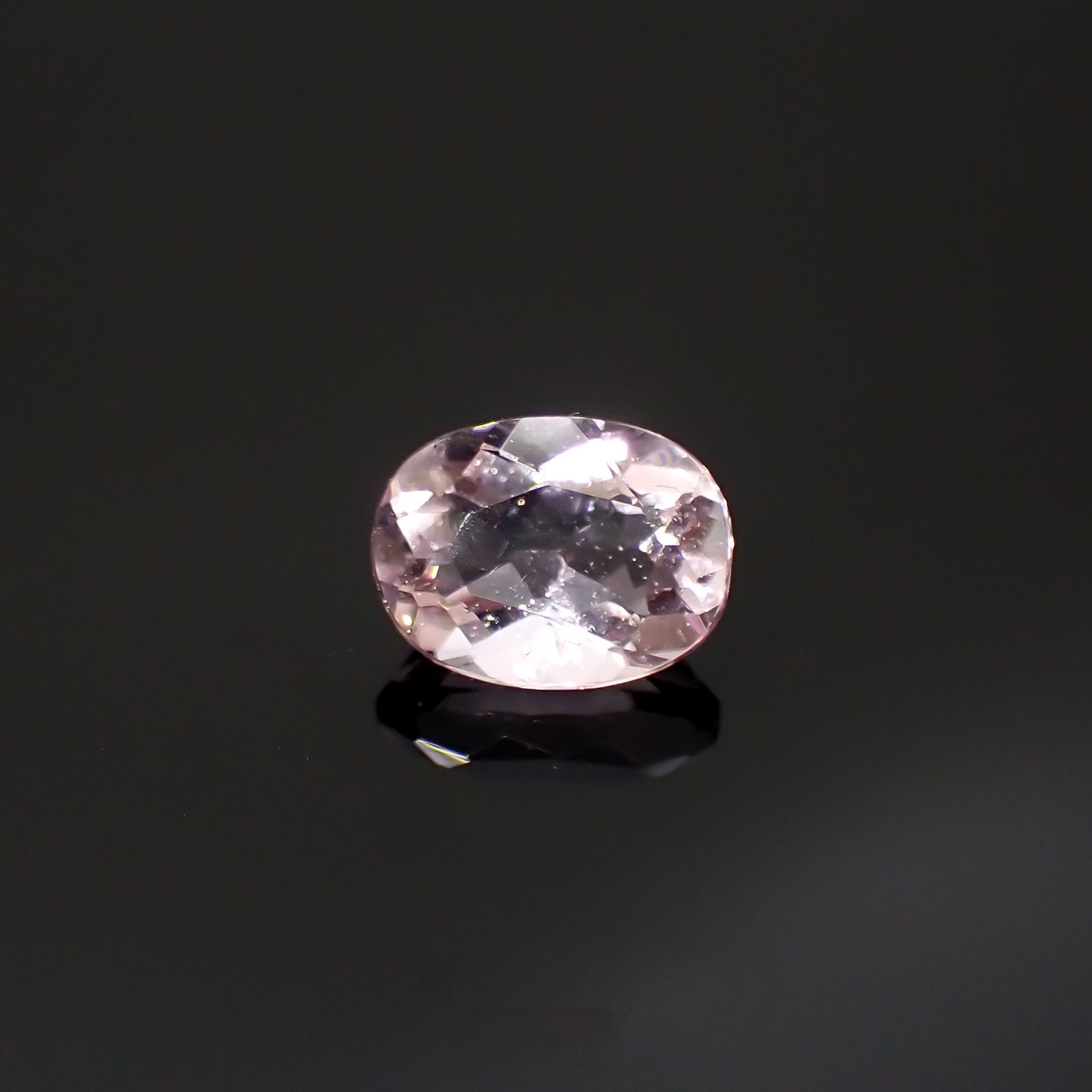 ピンクフローライト(宝石名フルオライト)ブラジル産 1.61ct 識別済[220115140]8.1x6.3mm前後