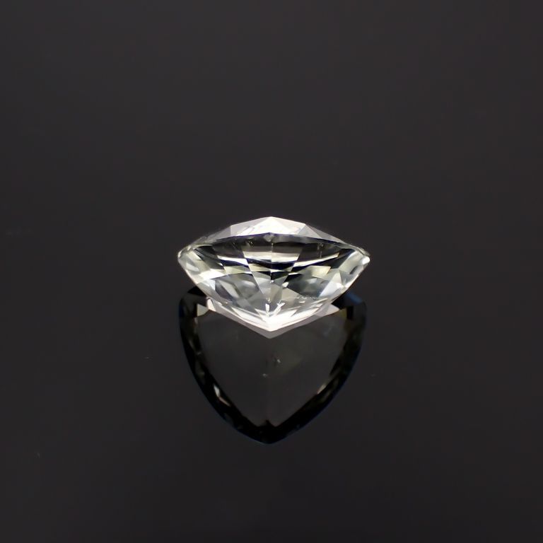 シリマナイト(宝石名シリマナイト)ビルマ産 7.532ct ソ付(彩珠)[221219728]12.6x13.7mm前後