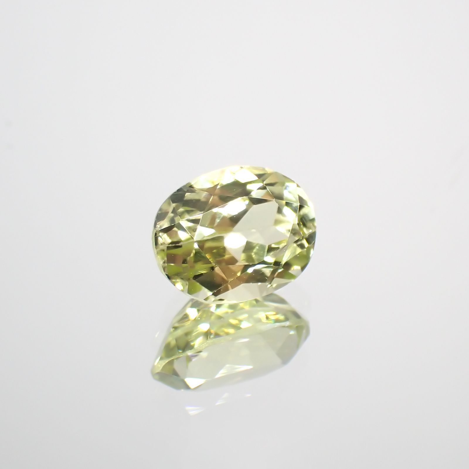 シリマナイト(宝石名シリマナイト)インド産 1.61ct 識別済[211113695]7.9x6.1mm前後