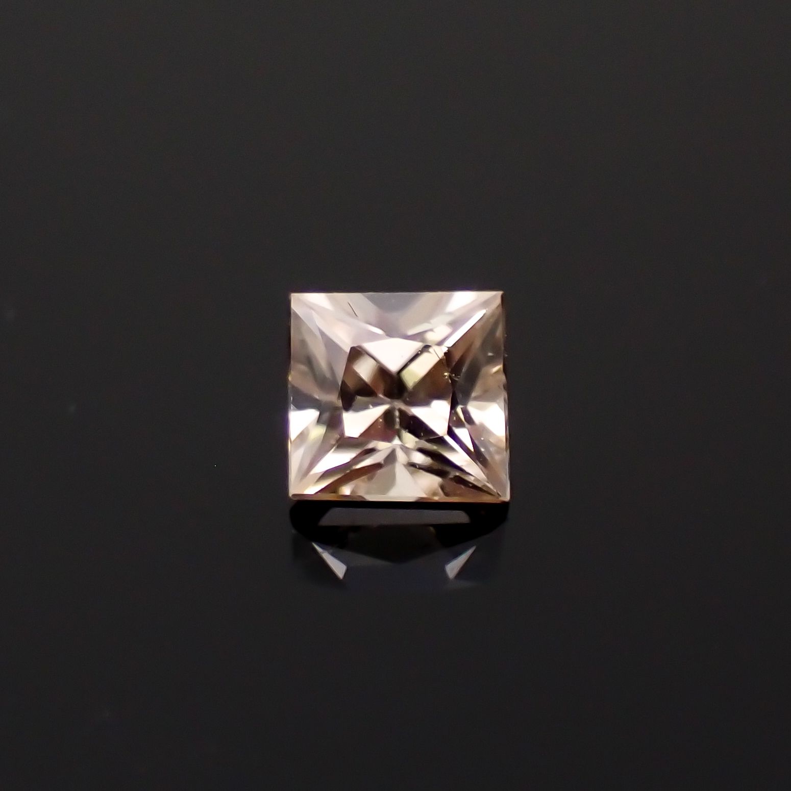 ◇プリンセスカット◇シャンパンカラージルコン スリランカ/カンボジア産 0.56ct[230421645]4x3.9mm前後