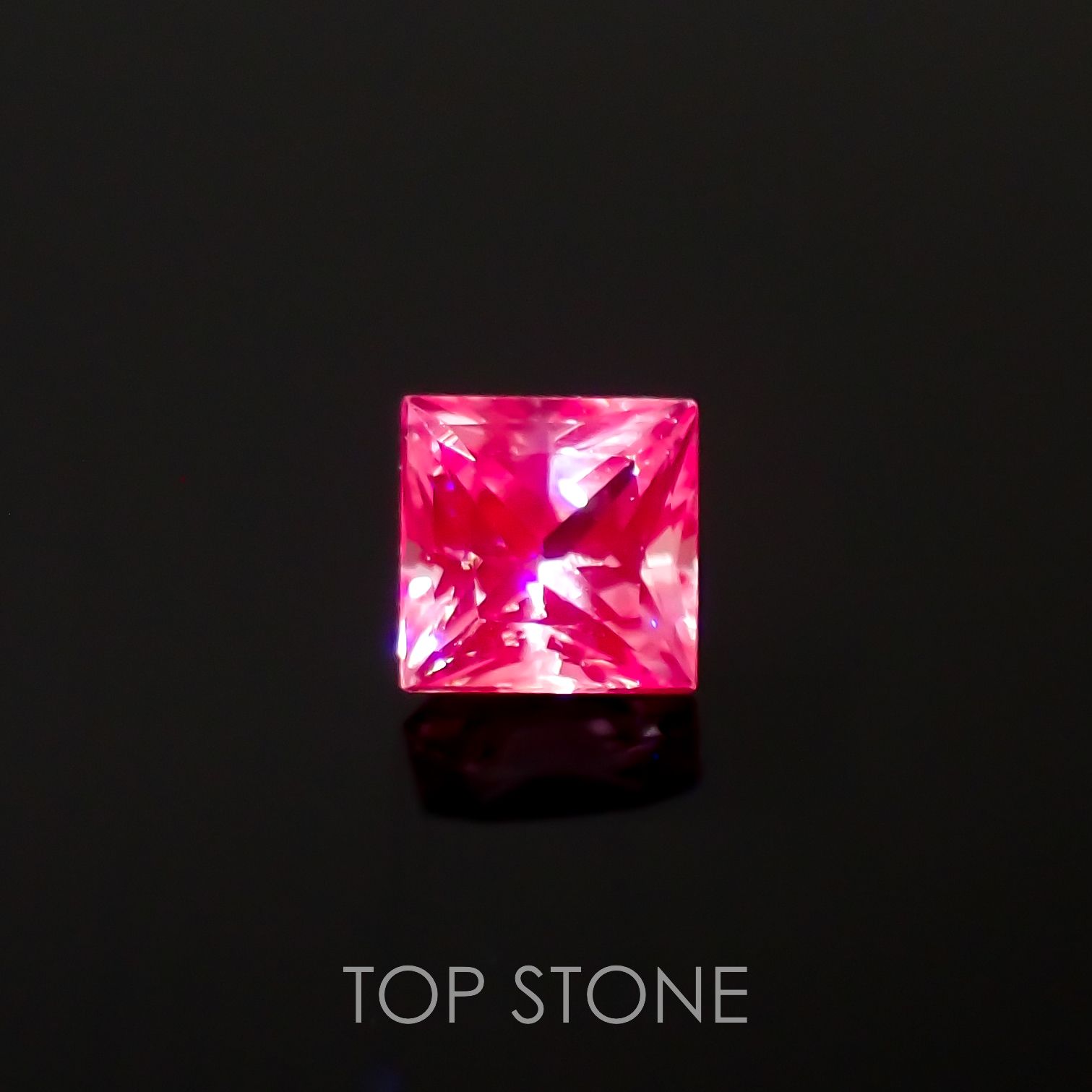◇プリンセスカット◇アイスラベンダーサファイア(宝石名サファイア)東アフリカ産 0.11ct 識別済[230120239]2.5x2.5mm前後