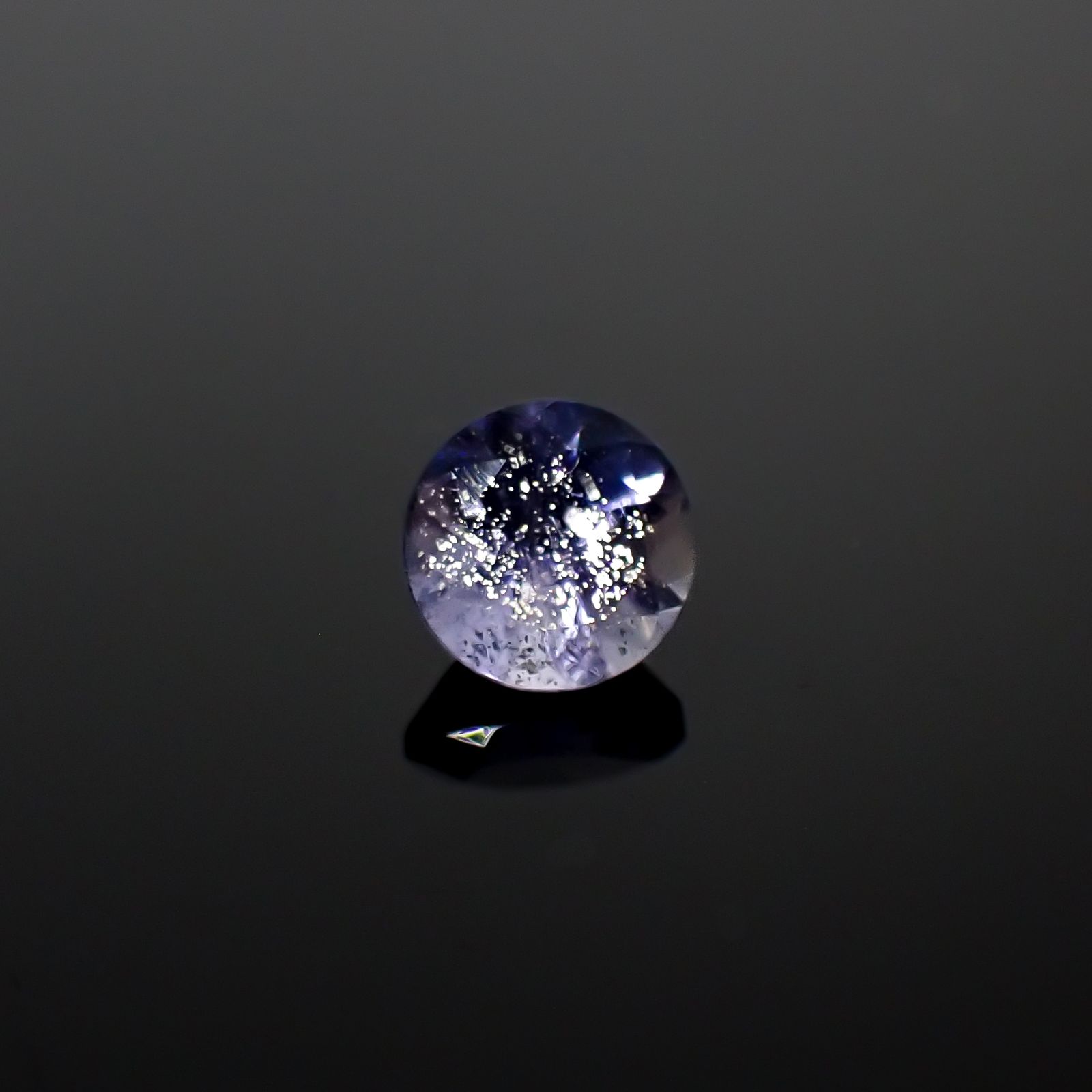 アイオライトサンストーン インド/ブラジル産 0.76ct[240928841]6x6mm前後