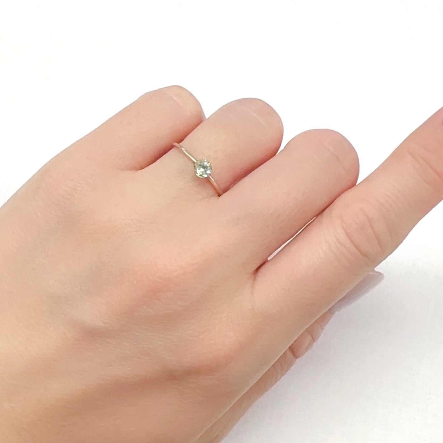 バナジウムコーネルピン(宝石名コーネルピン)タンザニア産 0.27ct 識別済[240326550]4x4mm前後