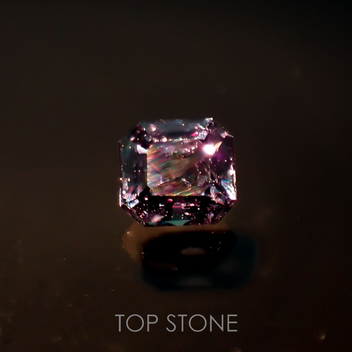 カラーチェンジガーネット アレキタイプ(宝石名ガーネット)マダガスカル・ベキリー産 0.16ct 識別済[220716942]2.8x2.6mm前後