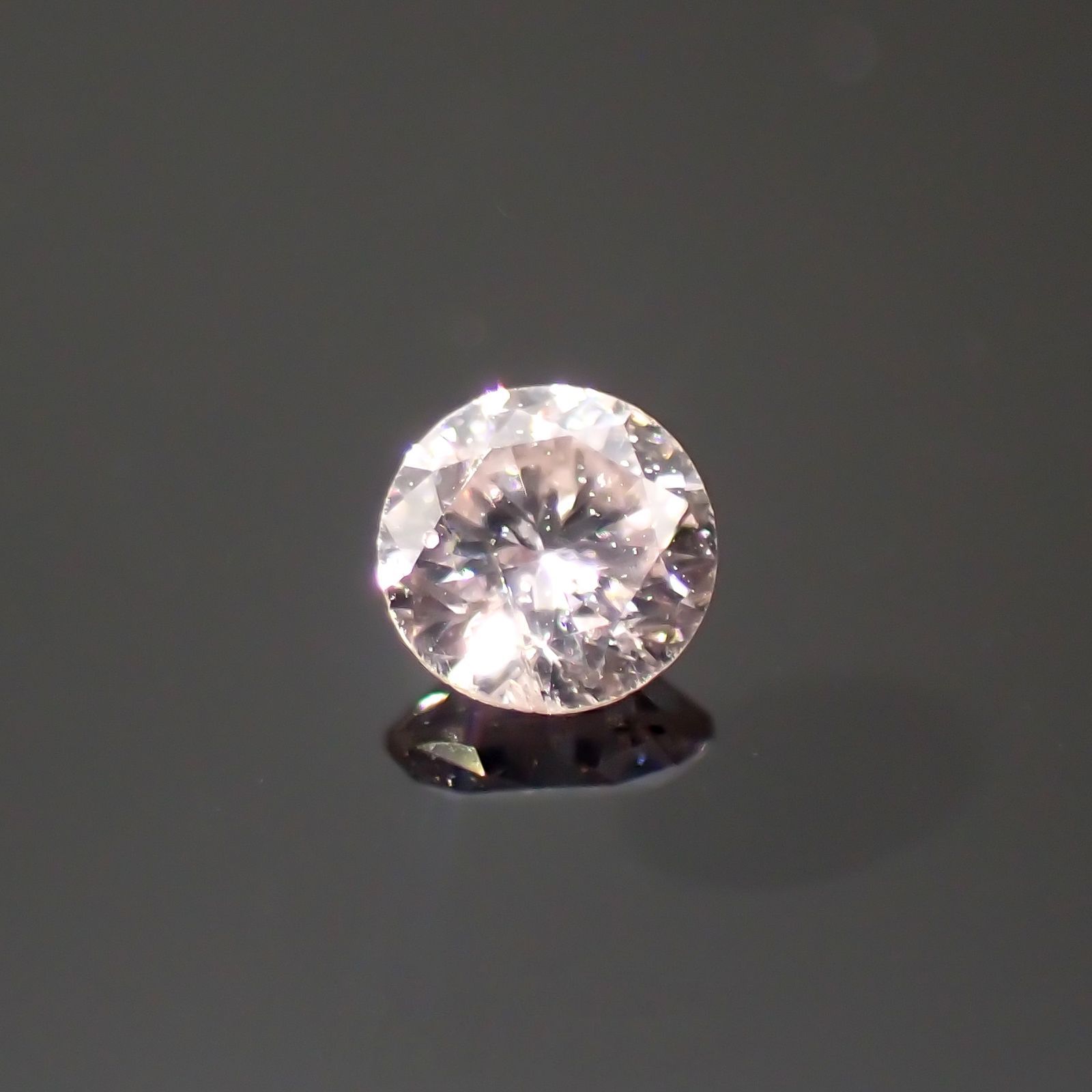 ピンクダイヤモンド (宝石名ダイアモンド)I-1 / VERY LIGHT PINK 0.038ct ソ付(CGL)[220716974]2.07x2.12mm前後