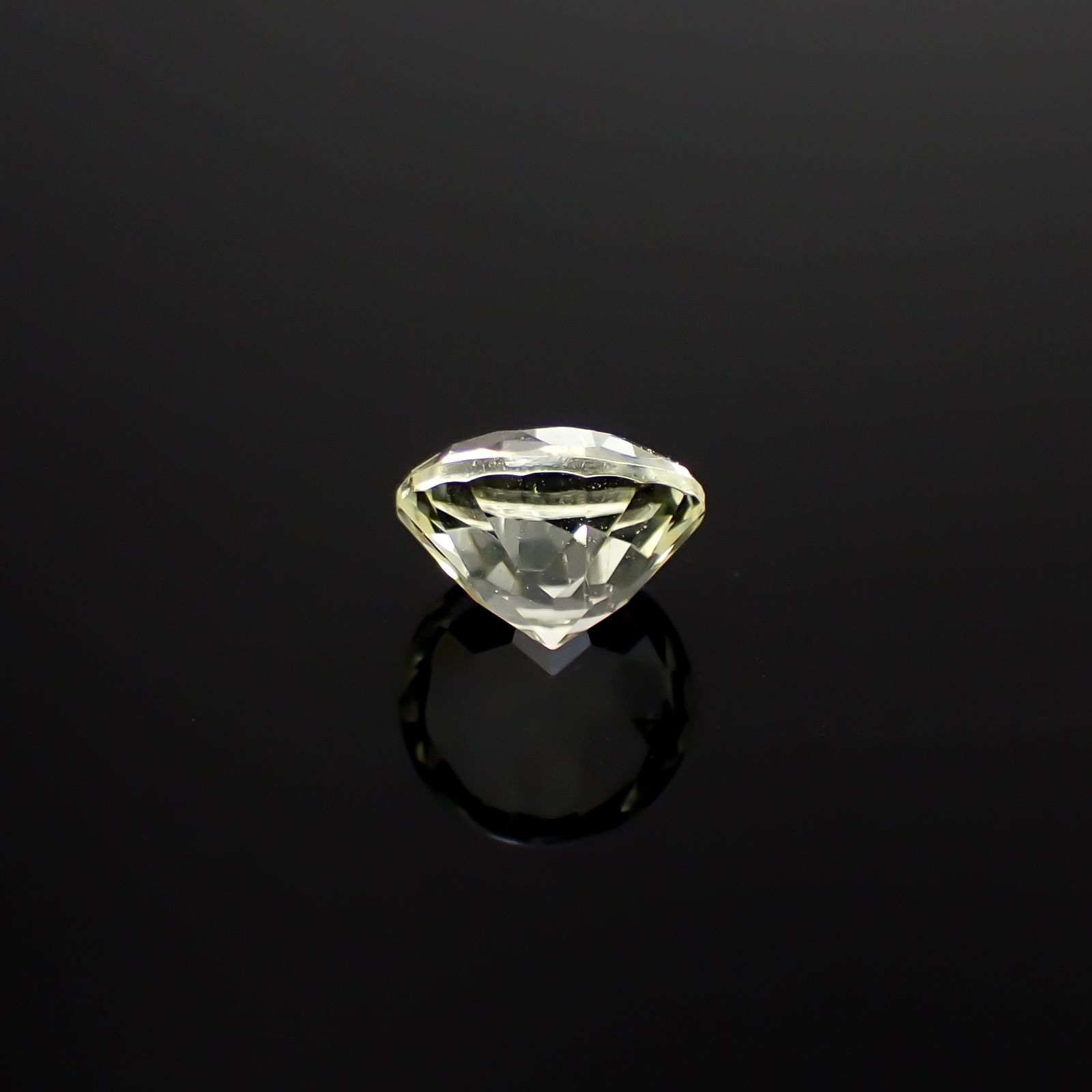 トリフェーン アフガニスタン/ブラジル産 2.12ct[240628443]7.9x7.9mm前後